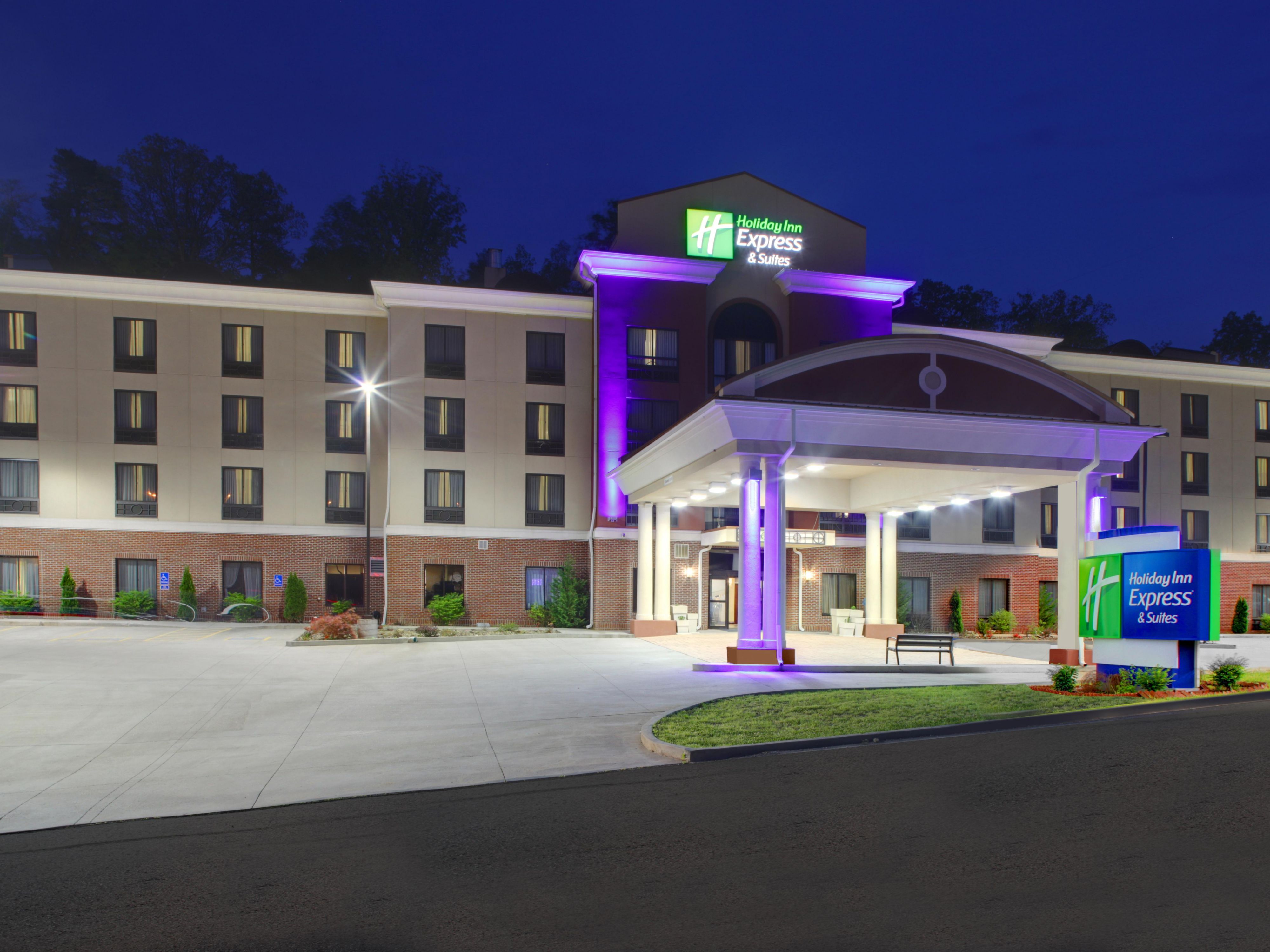 We look forward to hosting your stay at our award winning Holiday Inn Express and Suites located near the Shawnee sports complex and Mardi Gras Casino and Resort. 