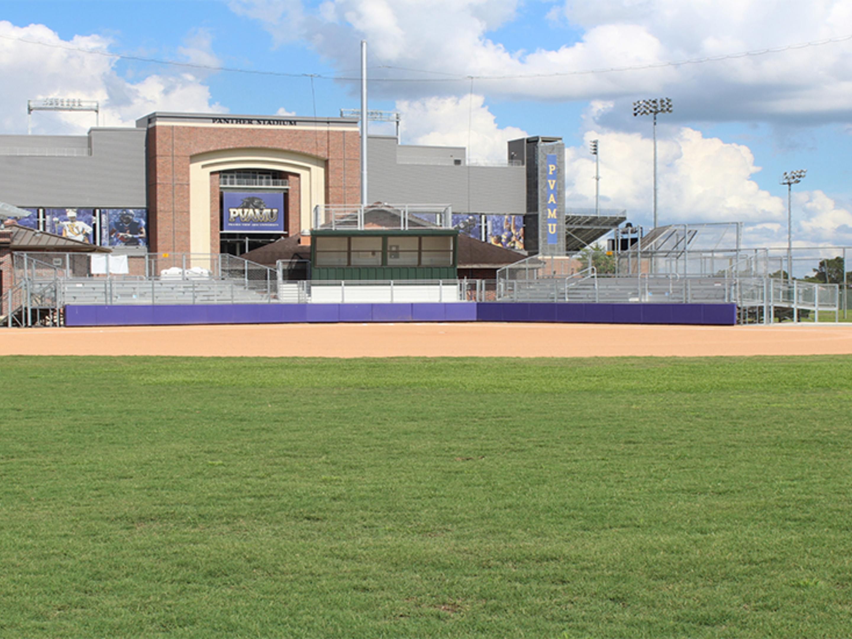 If you're in town visiting Prairie View A&M University, you'll be excited to know that our location is a quick and easy 15 minutes from the university. You'll have access to all of the dining and entertainment options you need, and when it's time to go to the university, a quick hop onto HWY 290 will take you directly to Prairie View with ease! 