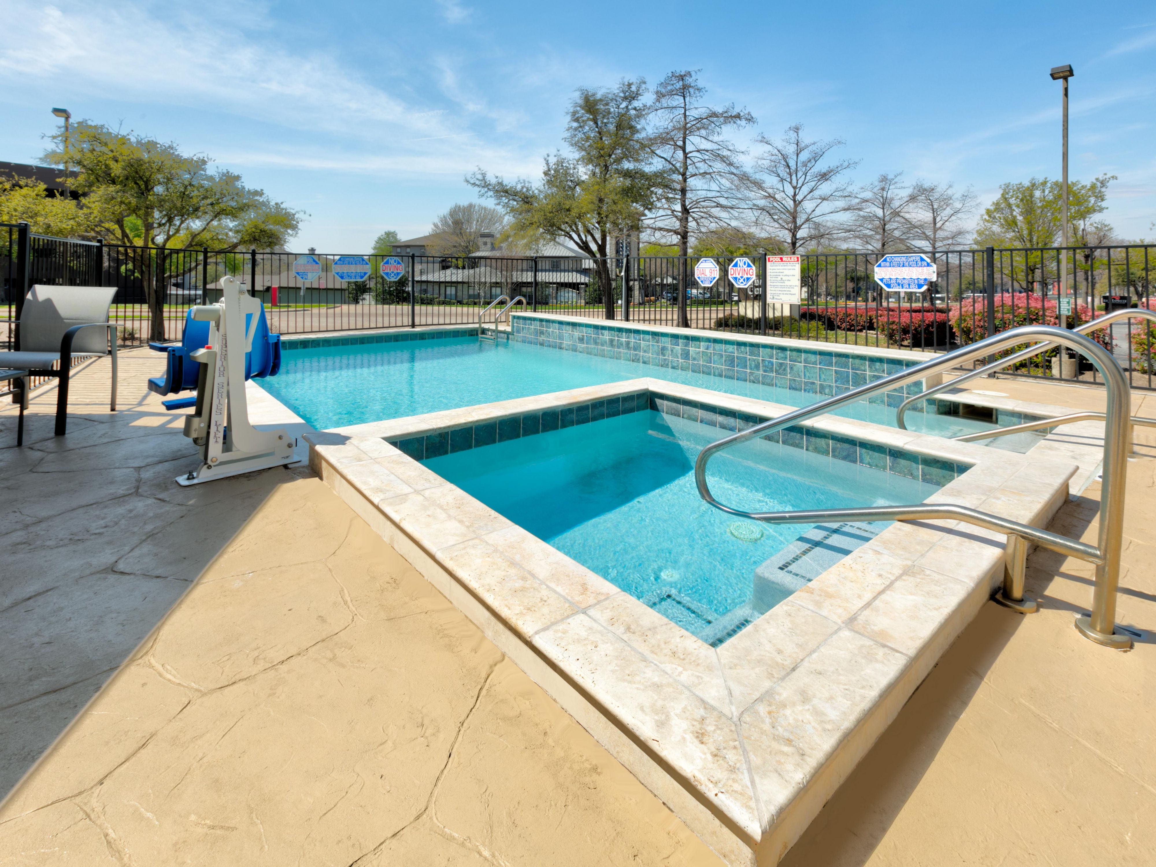 Dive into relaxation at our seasonal outdoor pool, open from April to October! Swim invigorating laps in the morning, take a refreshing dip in the afternoon, or unwind with a soothing soak in the evening. Whether you prefer to make a splash or simply lounge poolside and bask in the sun, our outdoor pool area offers the perfect retreat.