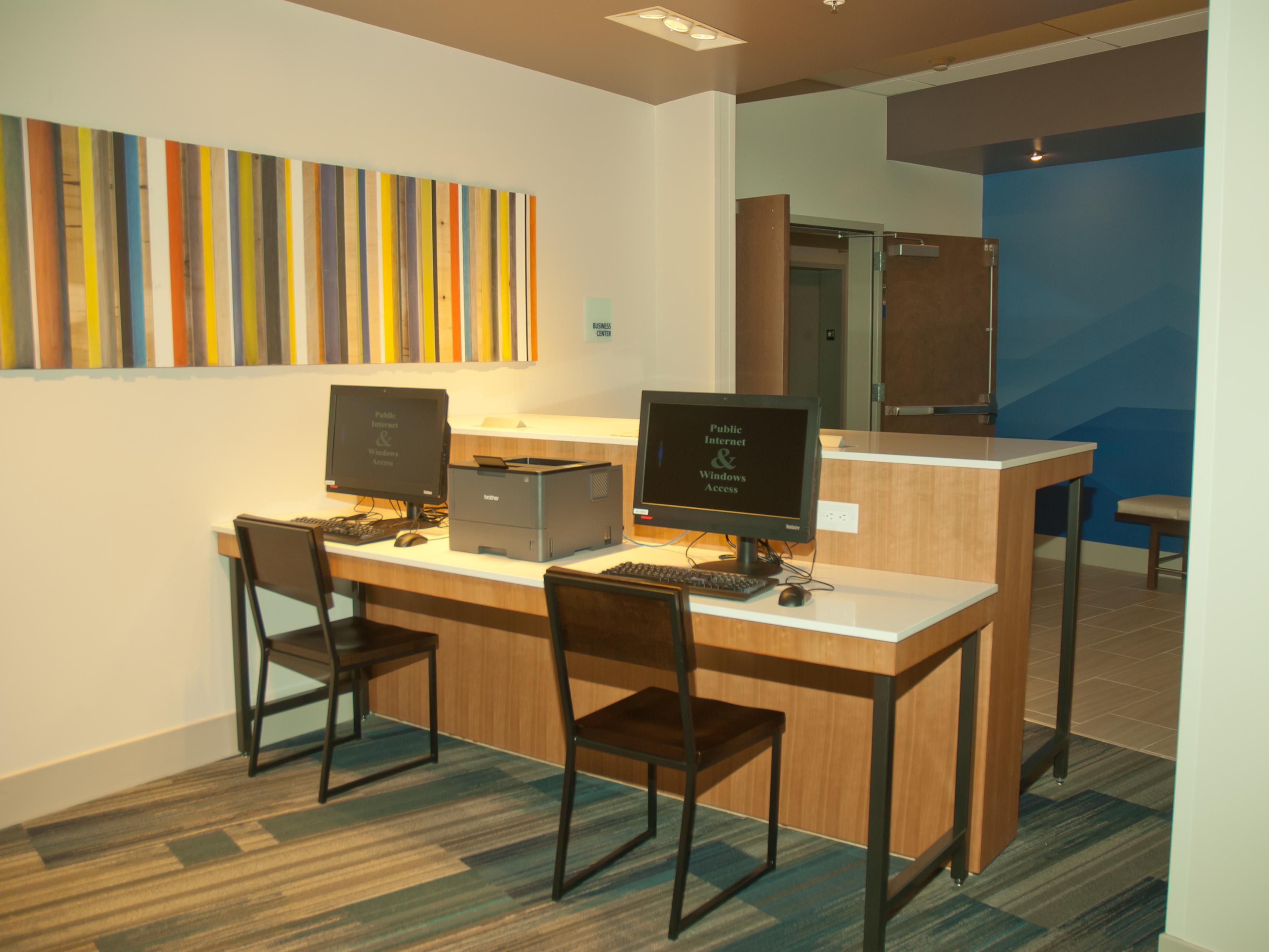 24-hr Business Center