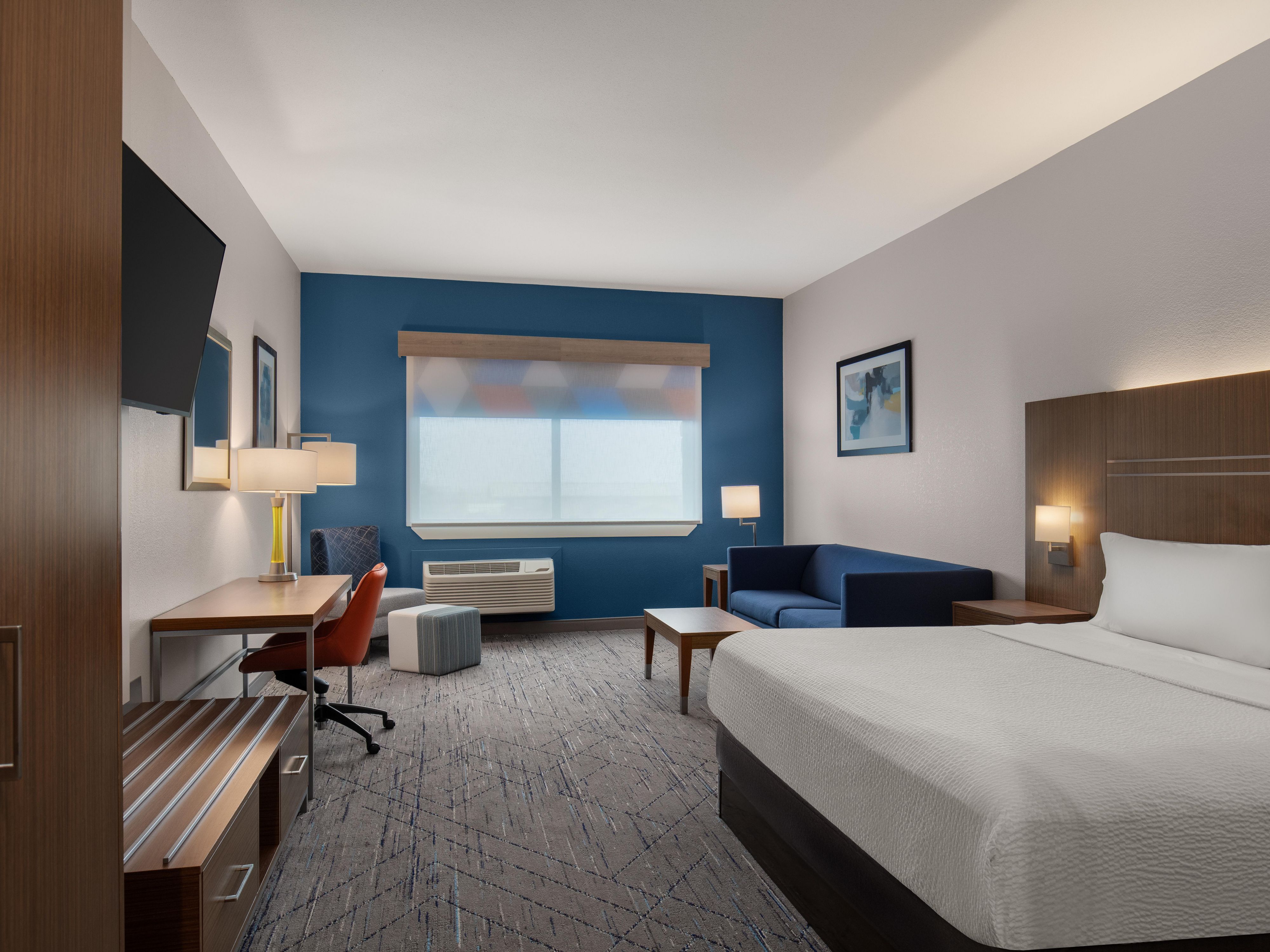 Guest suite with king bed