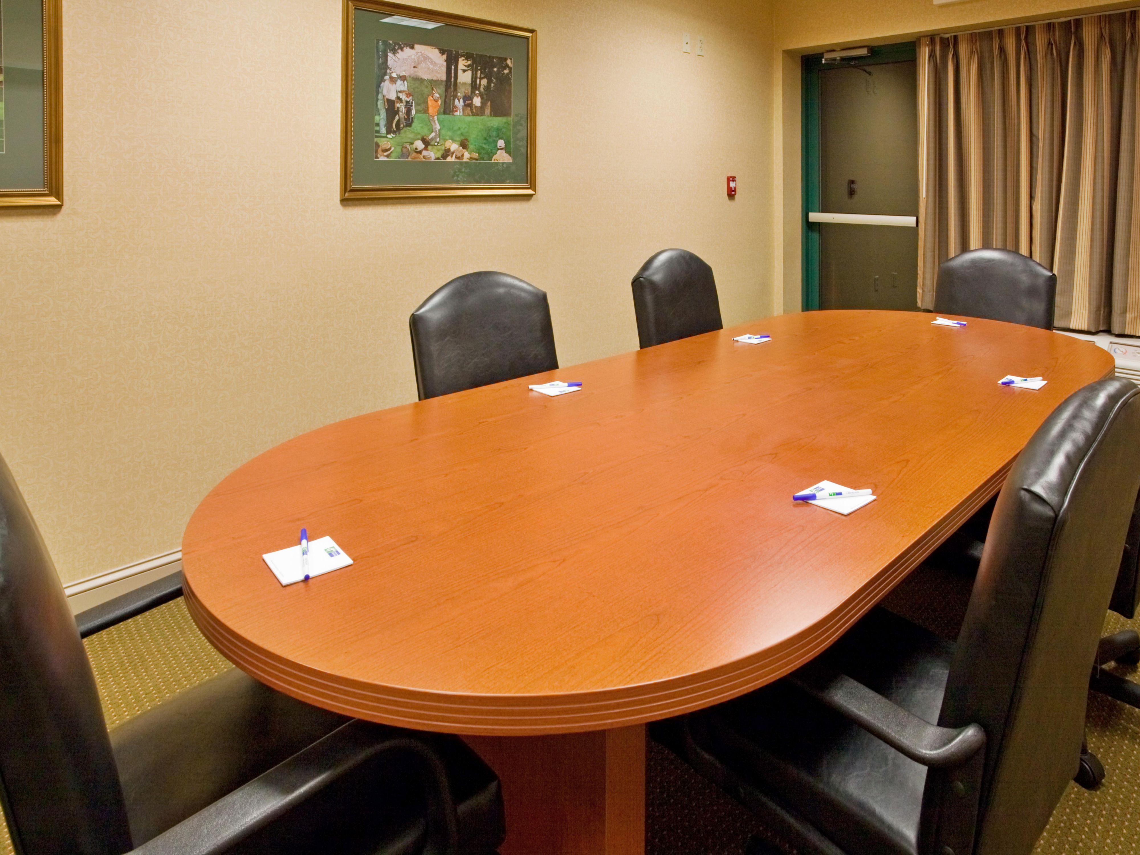 Our hotel features a board room for your intimate meeting needs. Please contact the hotel directly for details and to book.