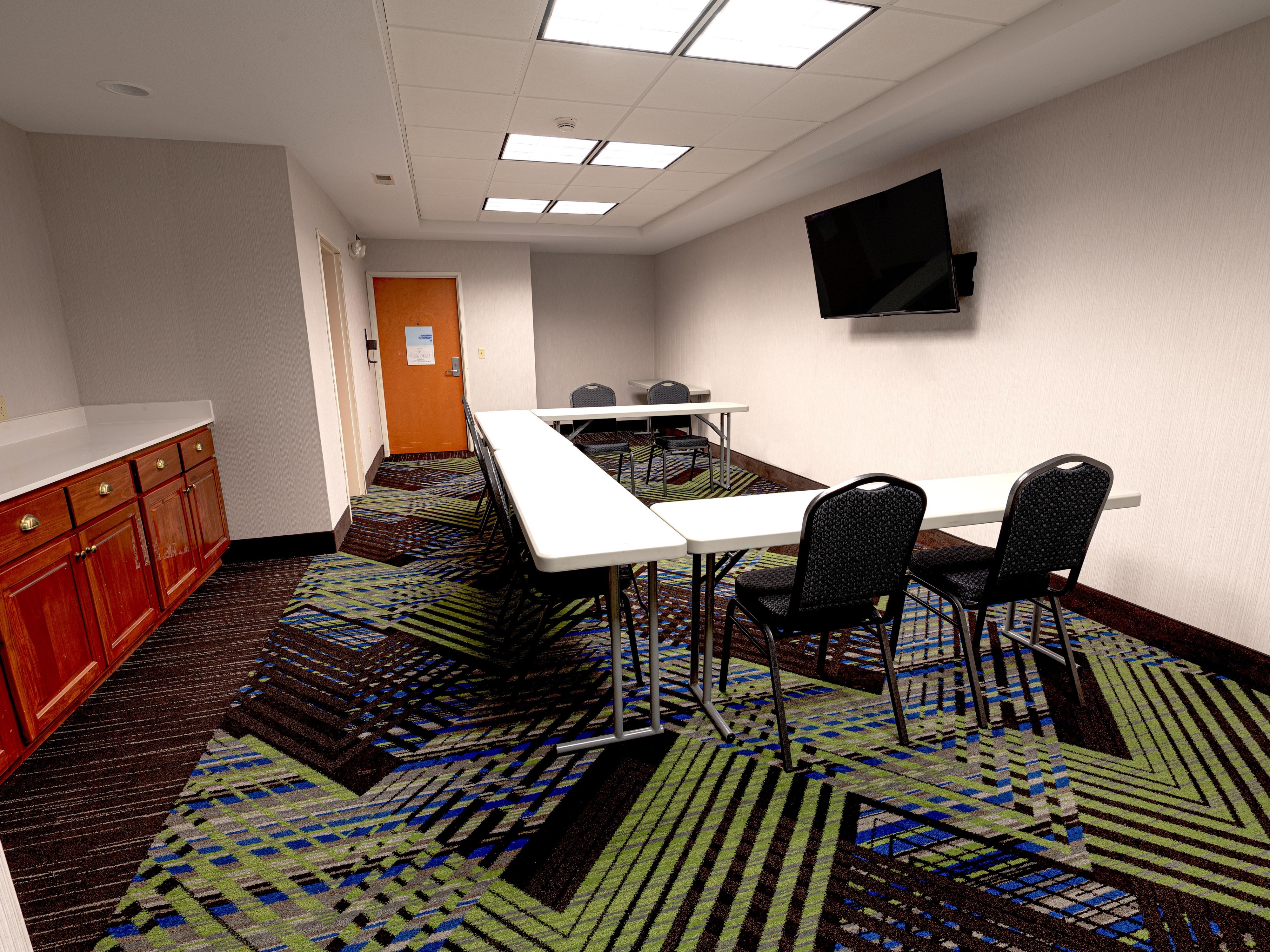 We offer a full renovated meeting area.  300sq feet meeting space with many services available.  Host your next Corporate Meeting just 4 miles from Michigan Capital. Group Room rates and packages available. 