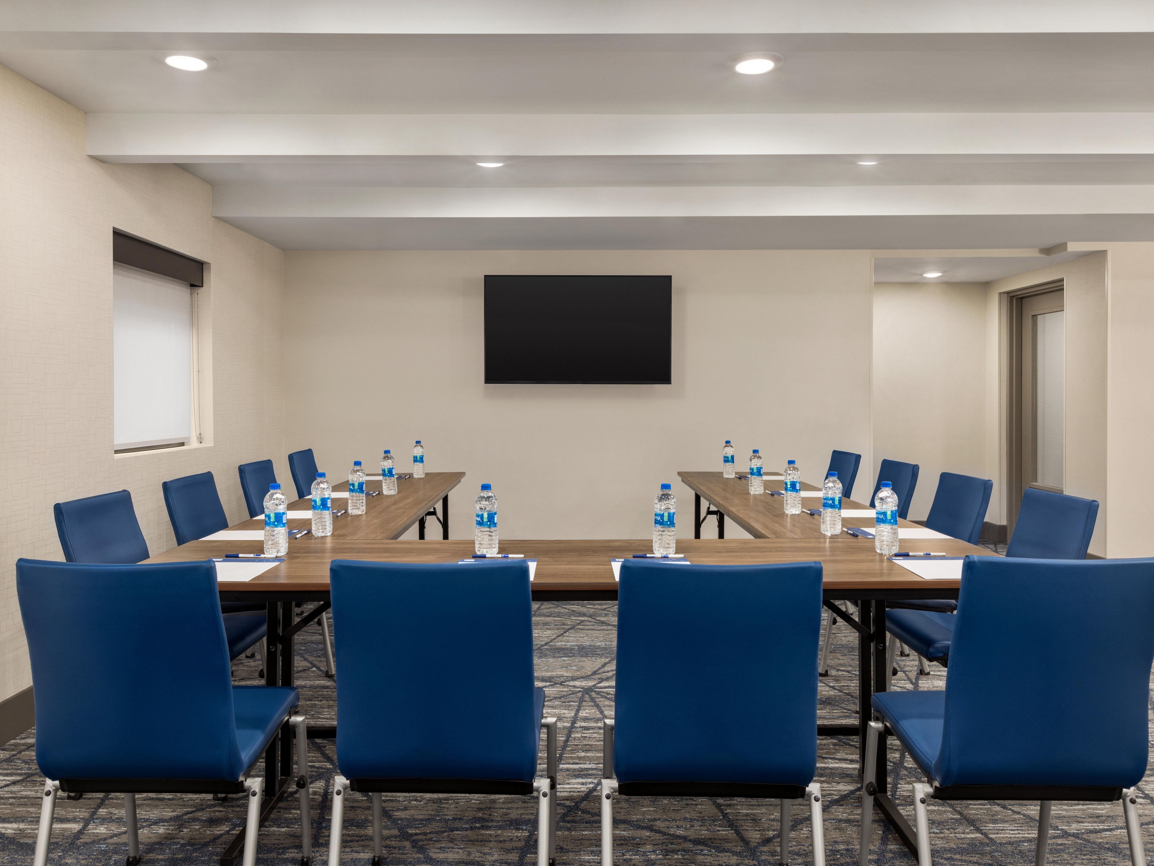 Our River City Room is a 1,000 square foot meeting and events space. 