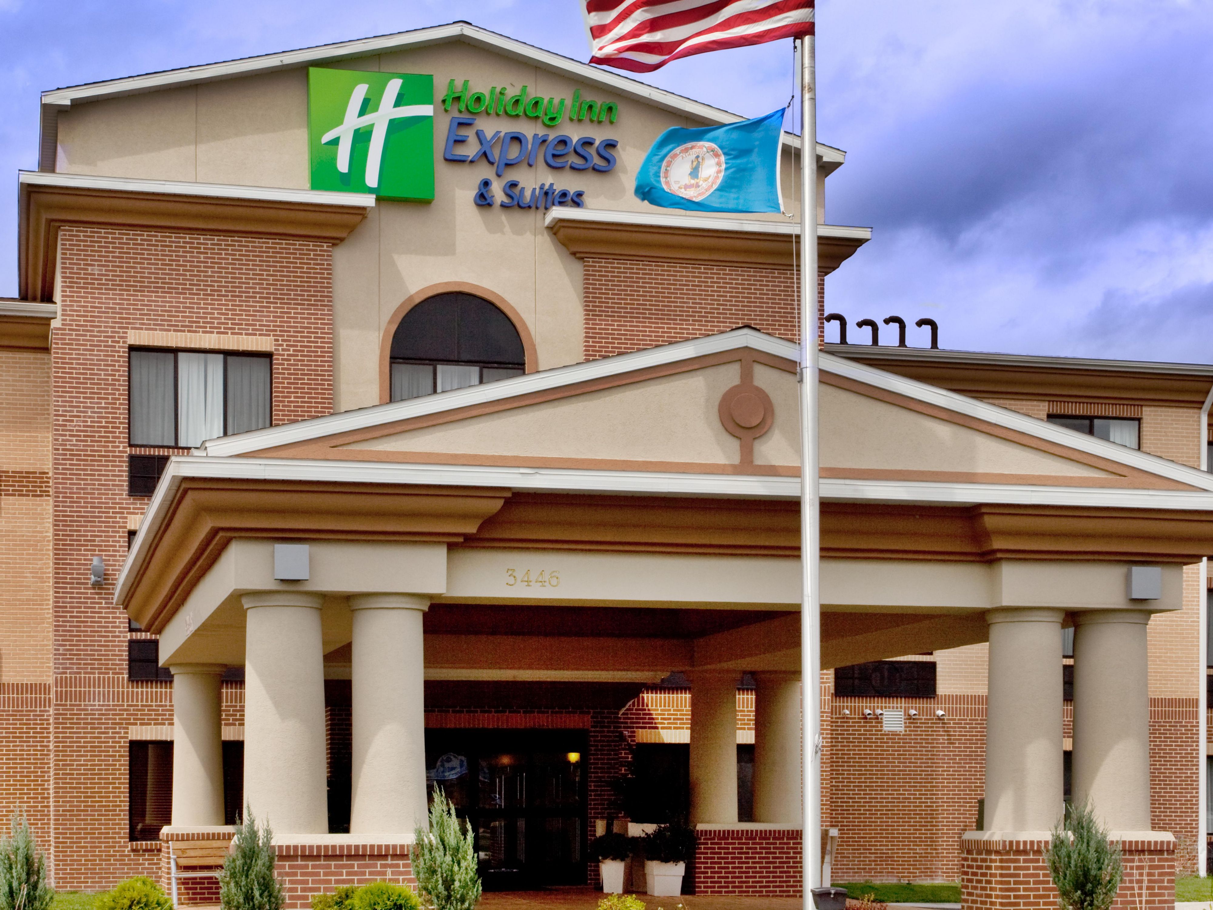 Our meeting room in Exmore, VA, is the perfect space to host your next gathering. With seating for up to 35 guests, it’s ideal for intimate business meetings or small social events. Equipped with A/V technology and supported by our attentive service staff, we ensure our event runs smoothly and successfully. 