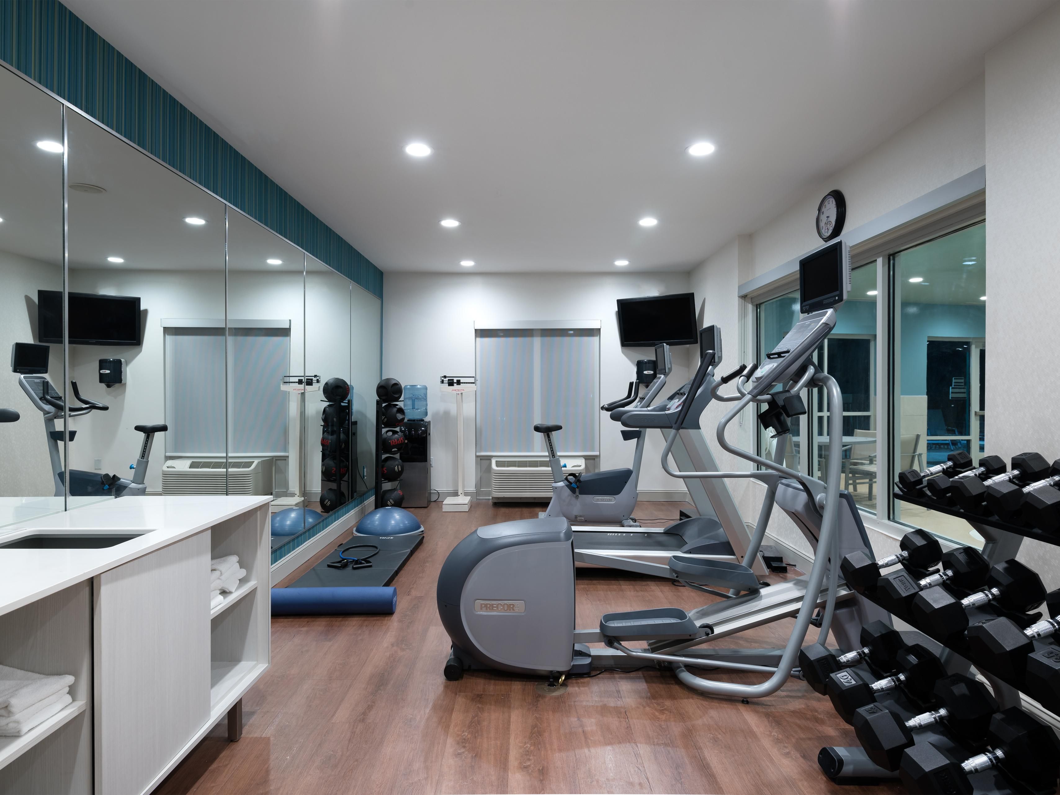 Stay active and energized in our fully equipped Fitness Center, open 24 hours for your convenience. Whether you prefer a cardio workout or a strength building session with free weights, our facility features everything you need for a satisfying workout experience night or day.
