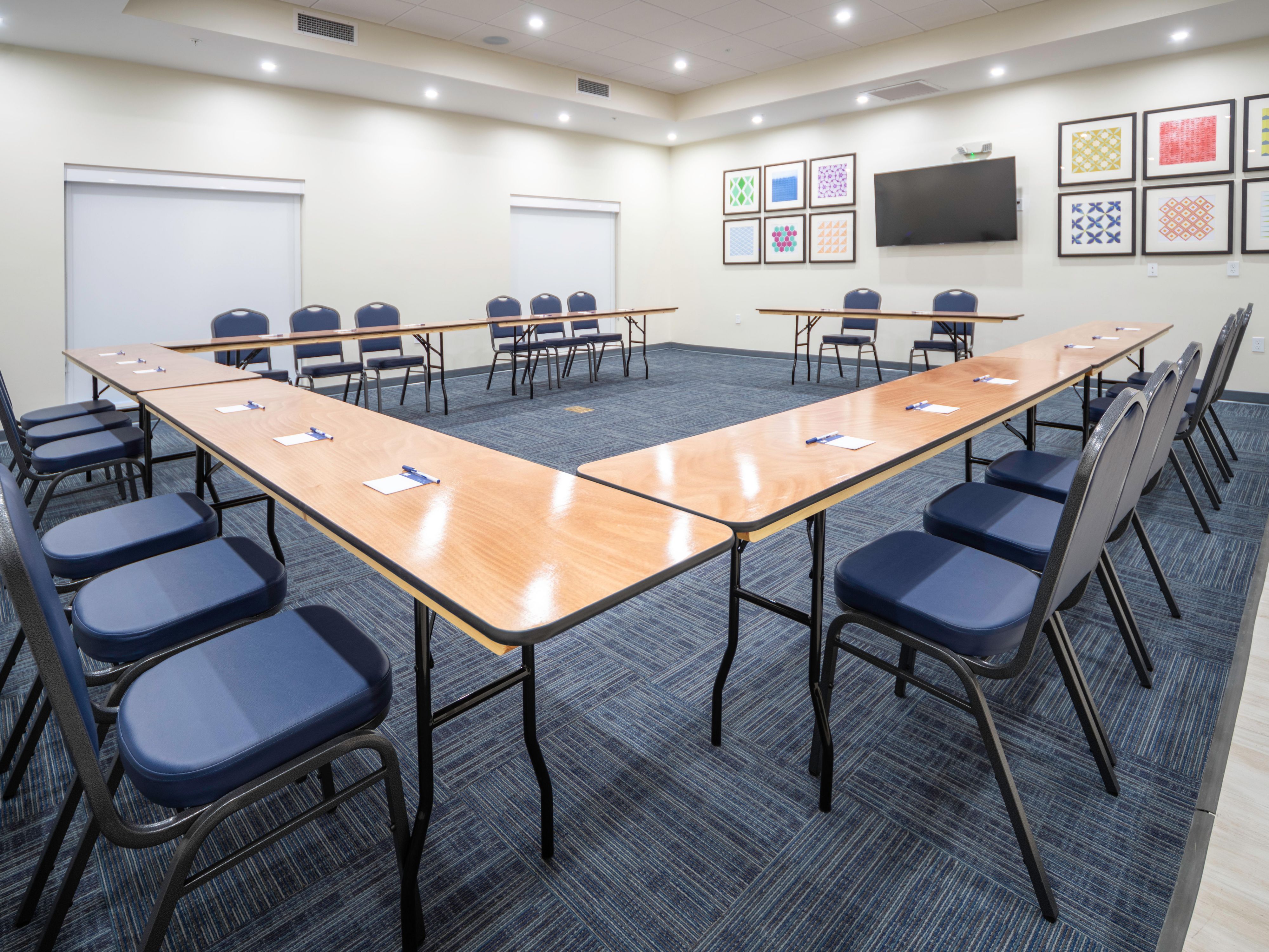 We are delighted to offer a variety of options for your next meeting or event.  Our comfortable guest suites and functional meeting room will provide an ideal setting for a wide range of events.  