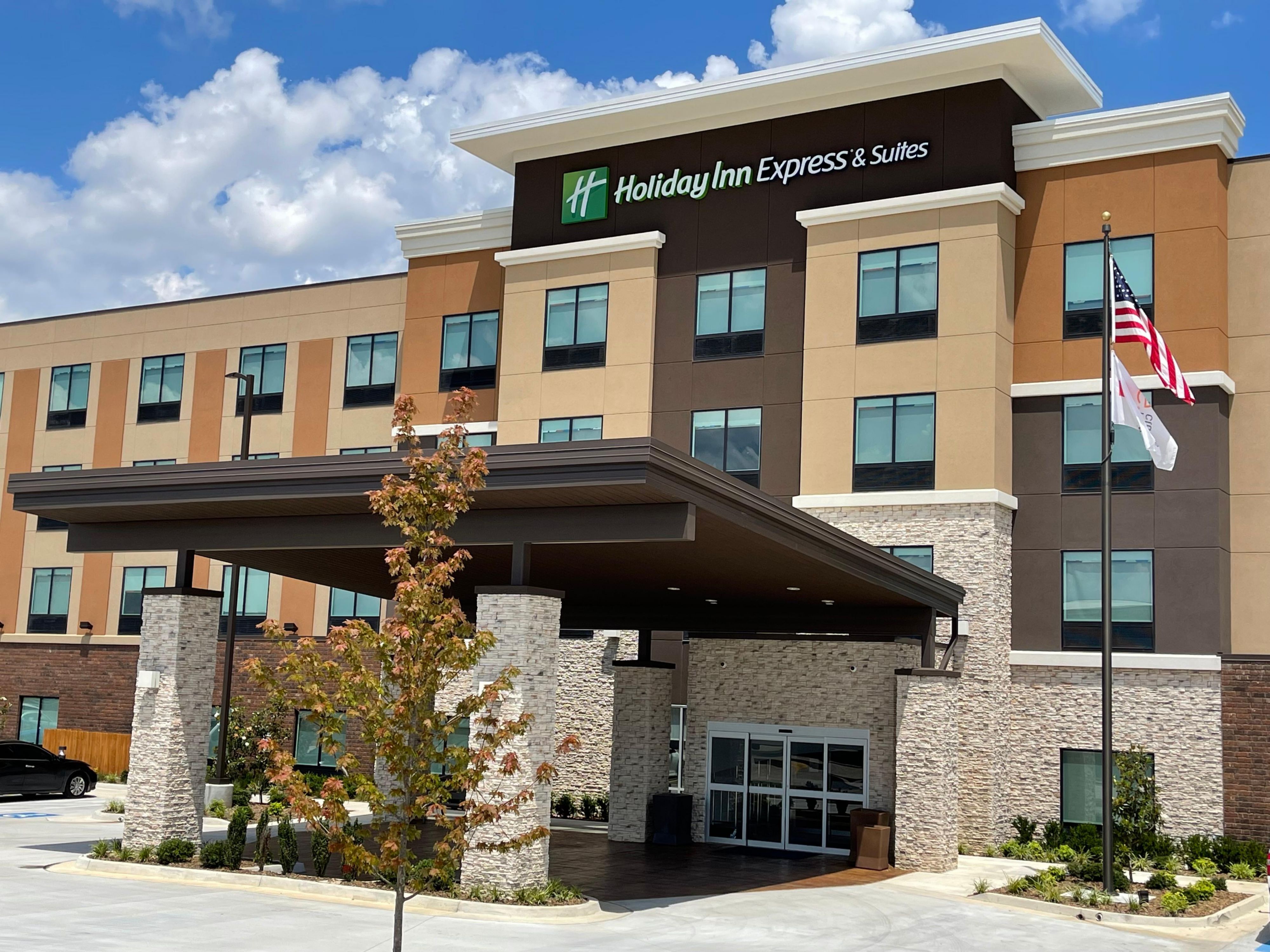 For all group inquiries, please contact the hotel directly or email our Sales Director rmorgan@holidayinnexpressfs.com. Group cancellations vary between 72 hours - 2 weeks prior to arrival, which is discussed at the time of group booking.