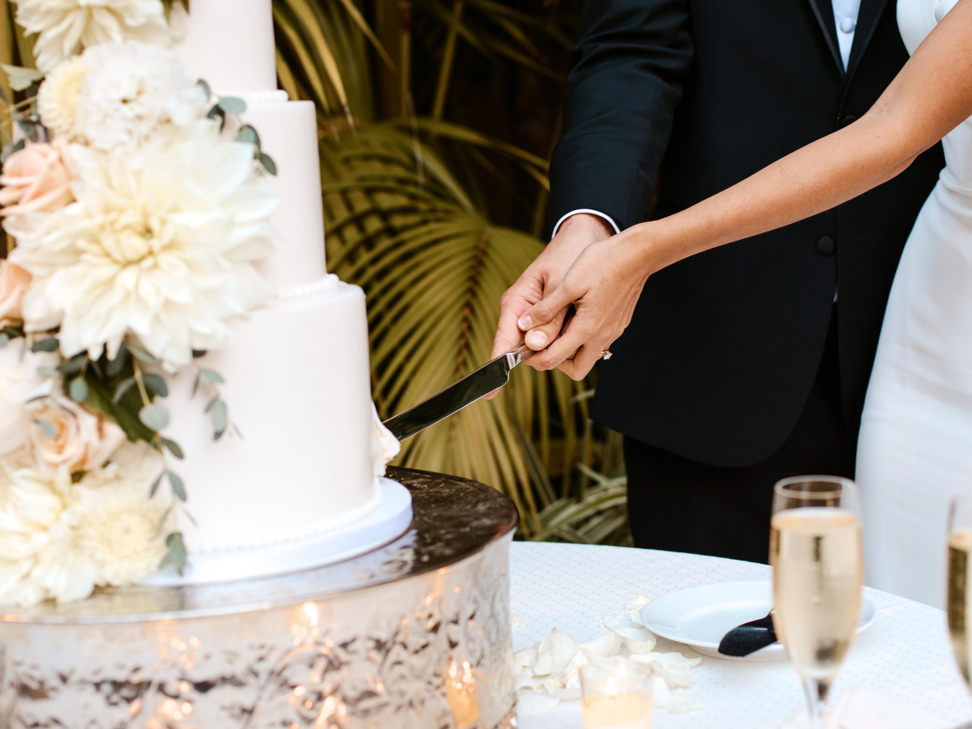 No matter what beautiful wedding venue you have selected for your wedding ceremony and reception, our location is ideal for your overnight guests. Plus, we offer a special discount for your wedding group. Contact us to learn more about the block process, Premium Bridal suite options and more!
