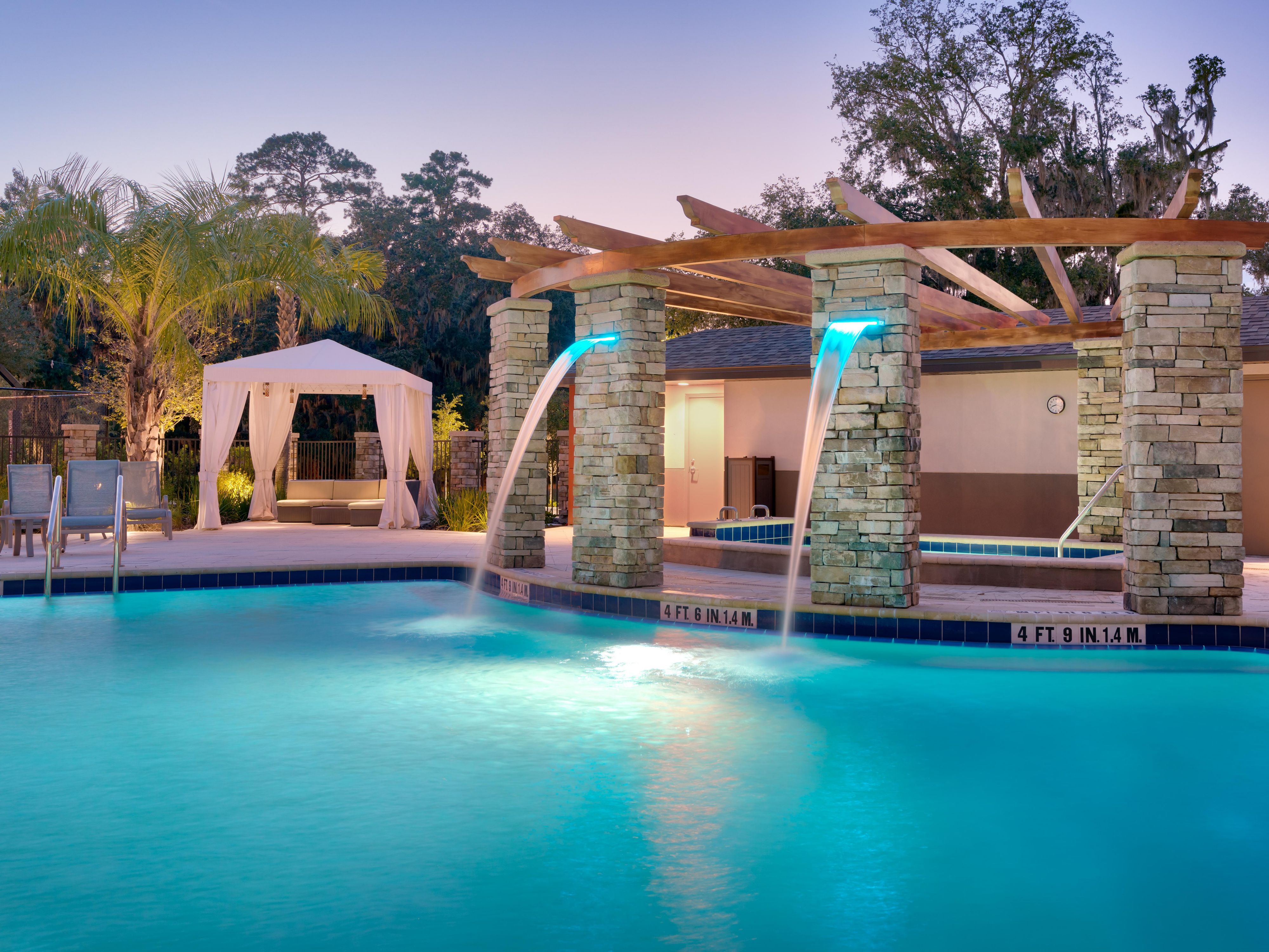 The brand new Holiday Inn Express & Suites offers a large resort style pool and spa area with 2 cabanas, 3 grills, a fire pit, lots or outdoor seating for eating, relaxing or social gatherings. 