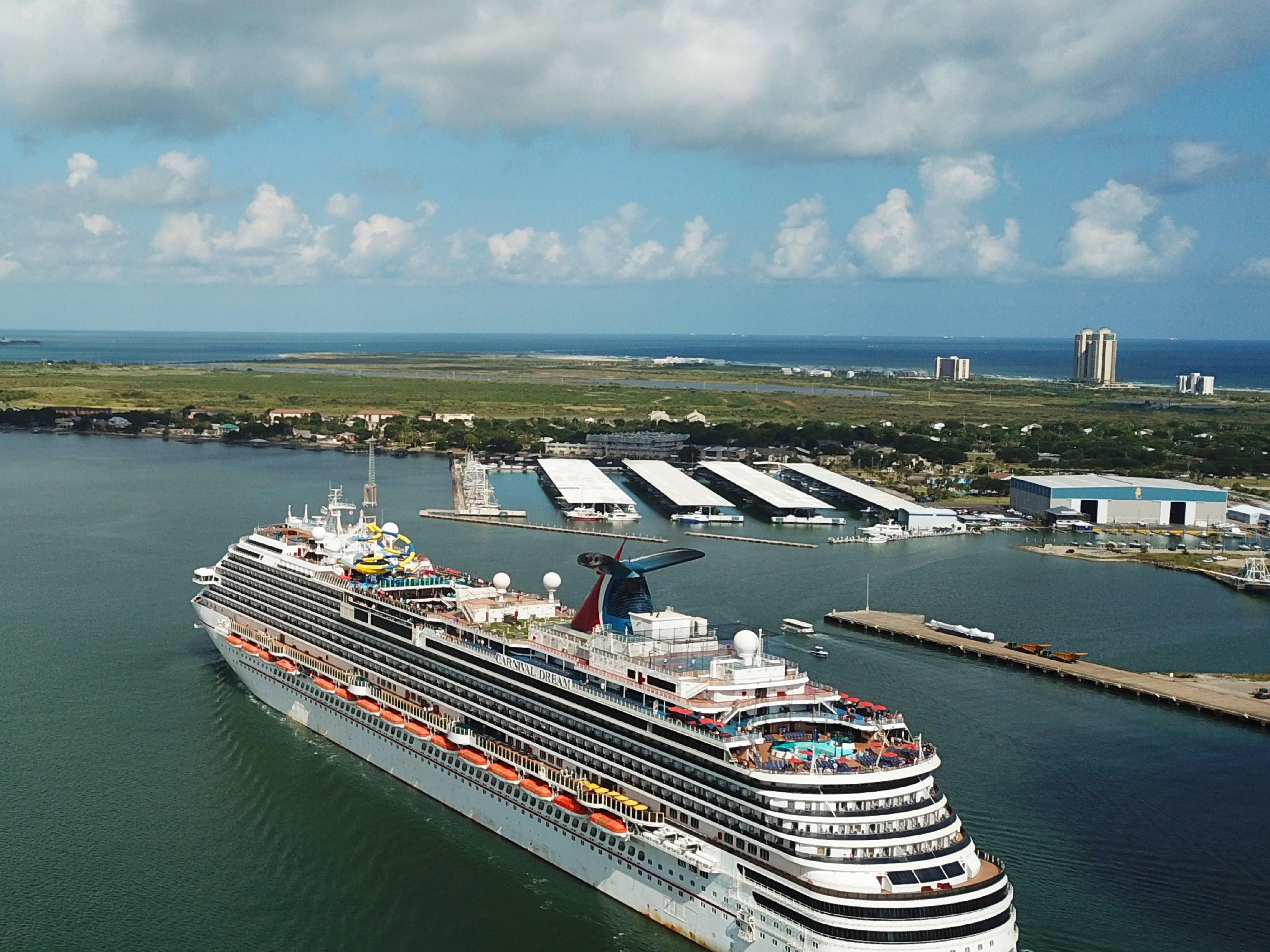 The Port of Galveston handles all types of cargo- containers, dry & liquid bulk and project cargoes. The Galveston Railroad, facilitates movement of cargo by rail, our hotel is just minutes away. Stay with us and cruise out with Carnival, Disney or Royal Caribbean. Cruise info- visit https://bit.ly/3J7mObg  