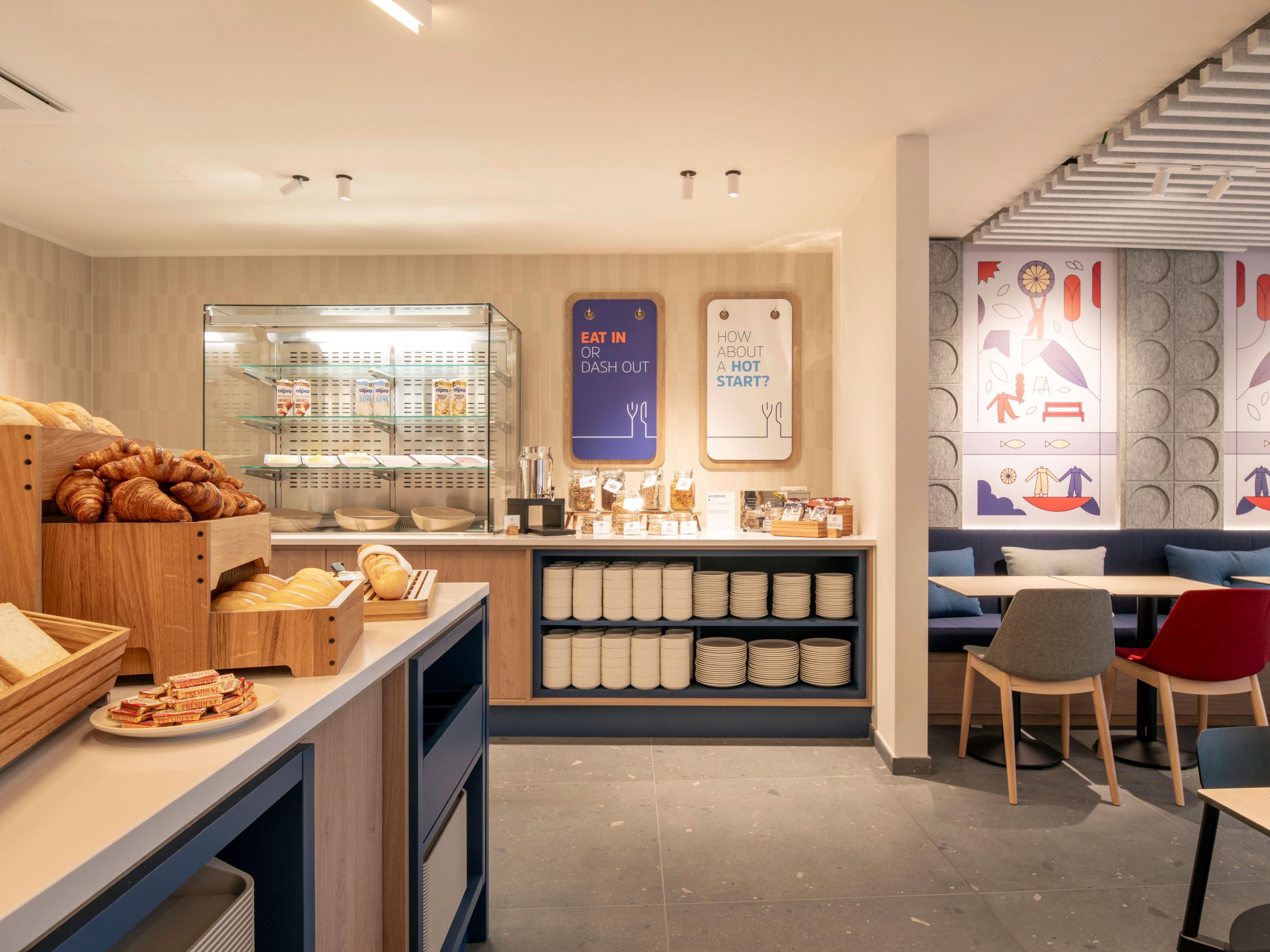 Enjoy a free hot breakfast daily, available from 6 AM—perfect for early risers heading to work in the harbour or nearby business parks. Our buffet offers a delicious mix of sweet and savoury options, including scrambled eggs, bacon, and more. Dine in our vibrant lounge or grab it to-go!