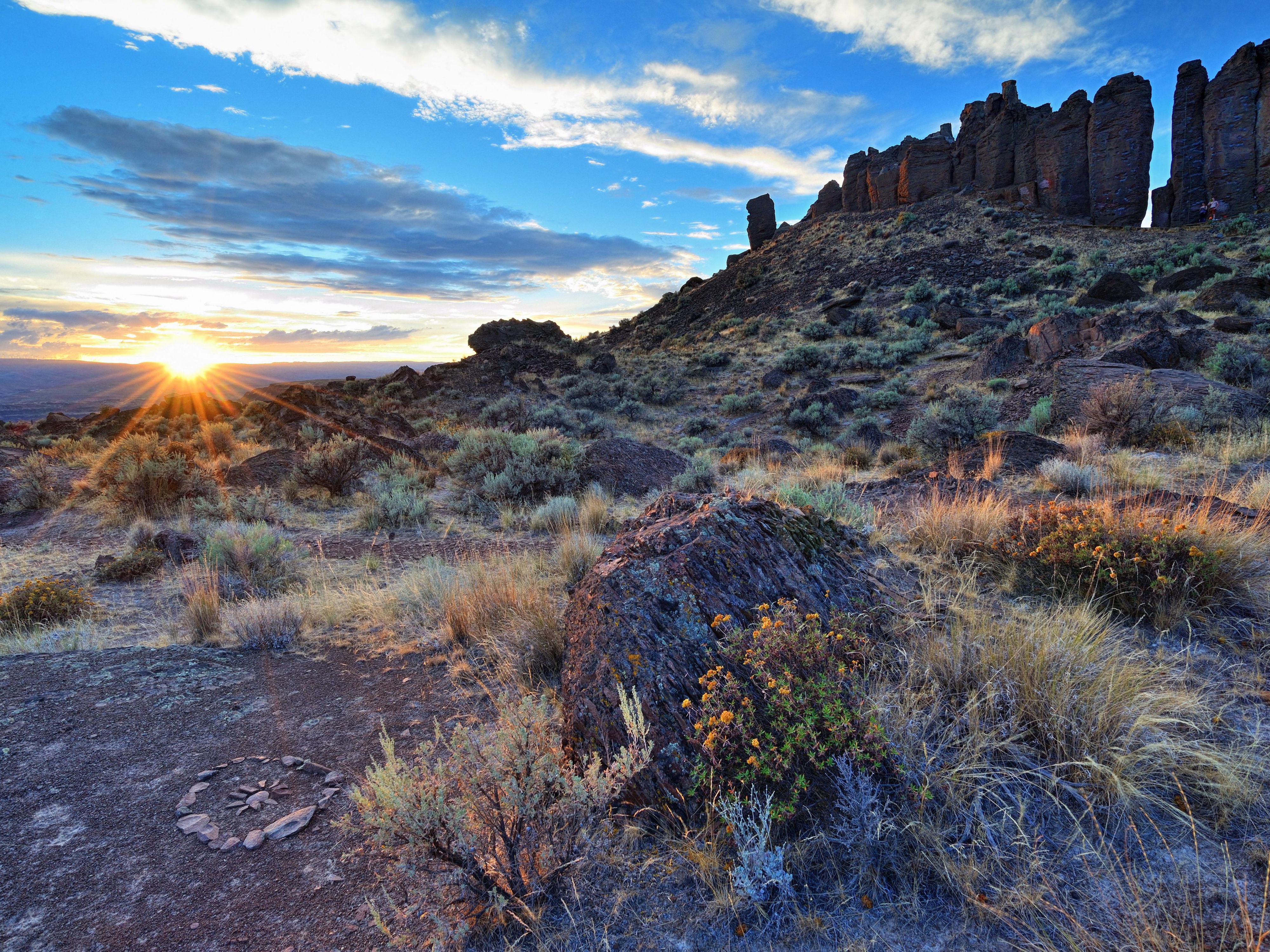 Perched high above the winding Columbia River in Washington state, The Gorge Amphitheatre offers a concert experience like no other—where breathtaking natural beauty meets world-class sound. Renowned for its stunning panoramic views and intimate yet expansive vibe, The Gorge draws music lovers from around the globe