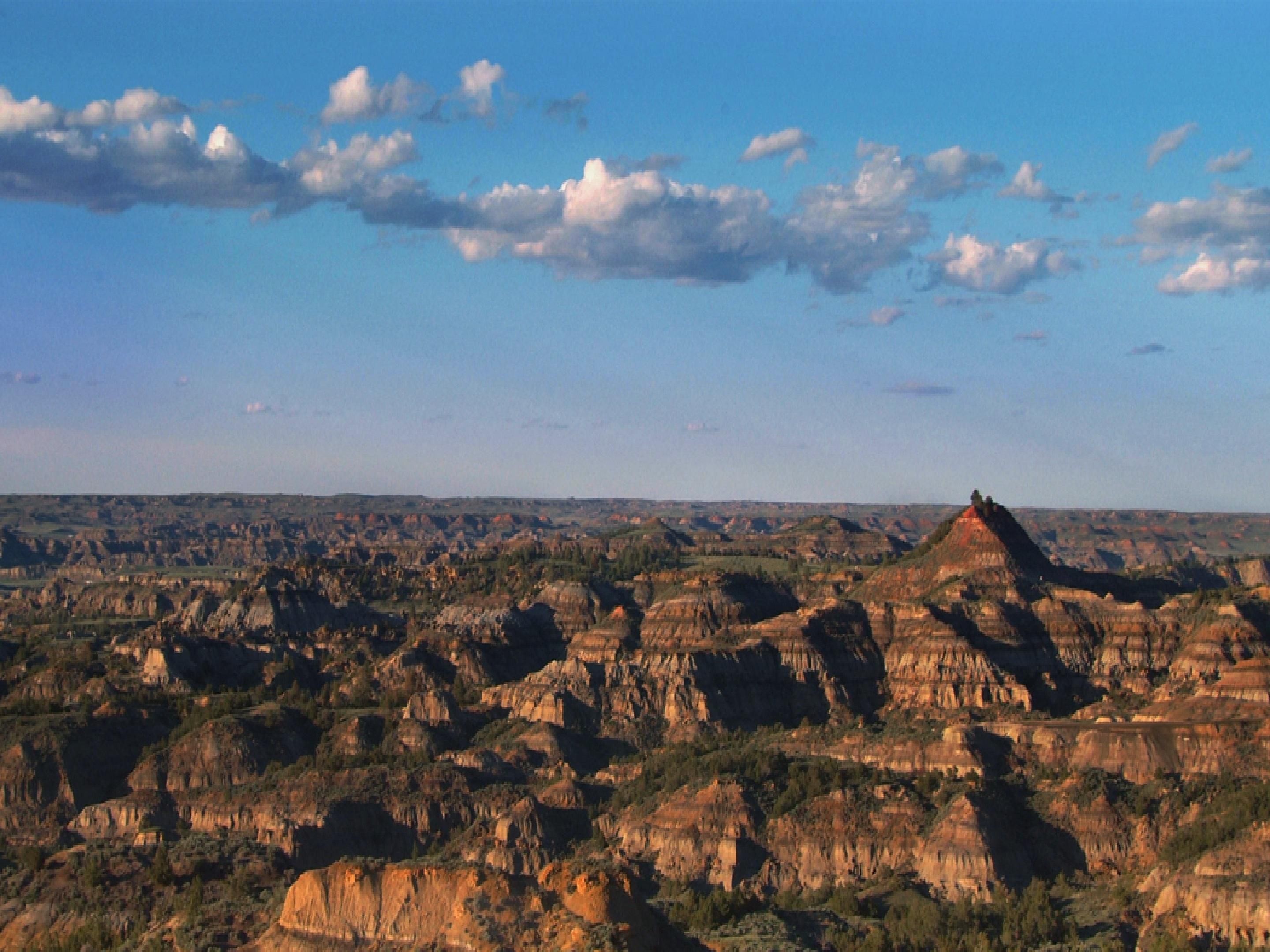 Our Glendive hotel is minutes from the stunning Makoshika State Park, Montana’s largest state park. The park boasts scenic badlands, hiking trails, and plenty of wildlife. You’ll find geological formations like no other here. Best of all, the park's heart is less than 20 minutes from our hotel!