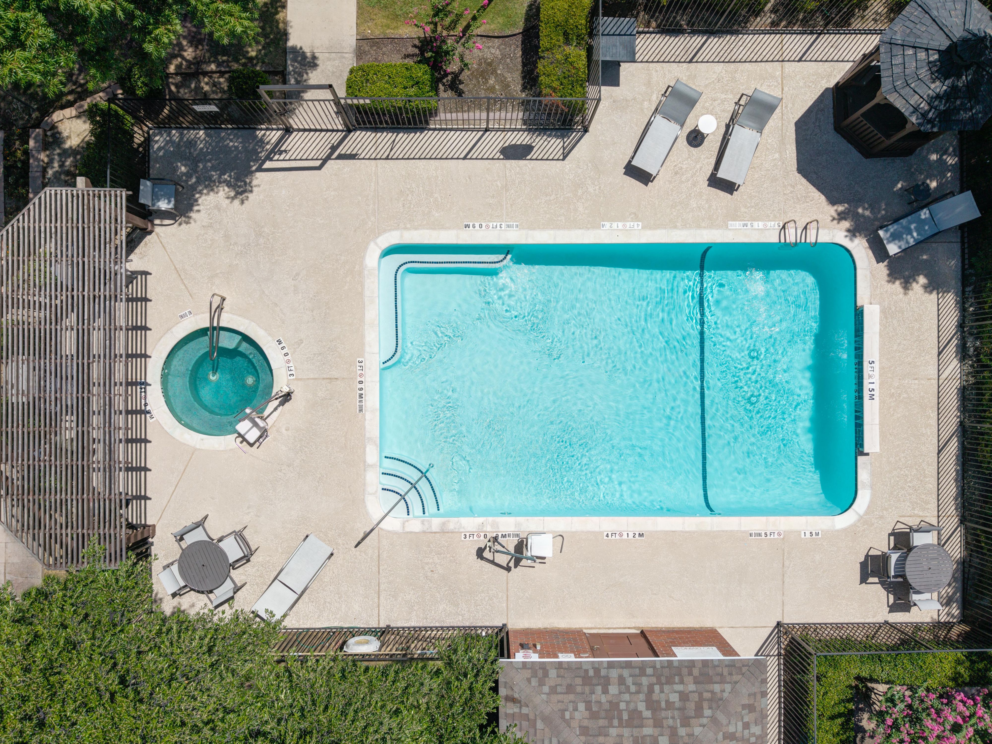 游泳池