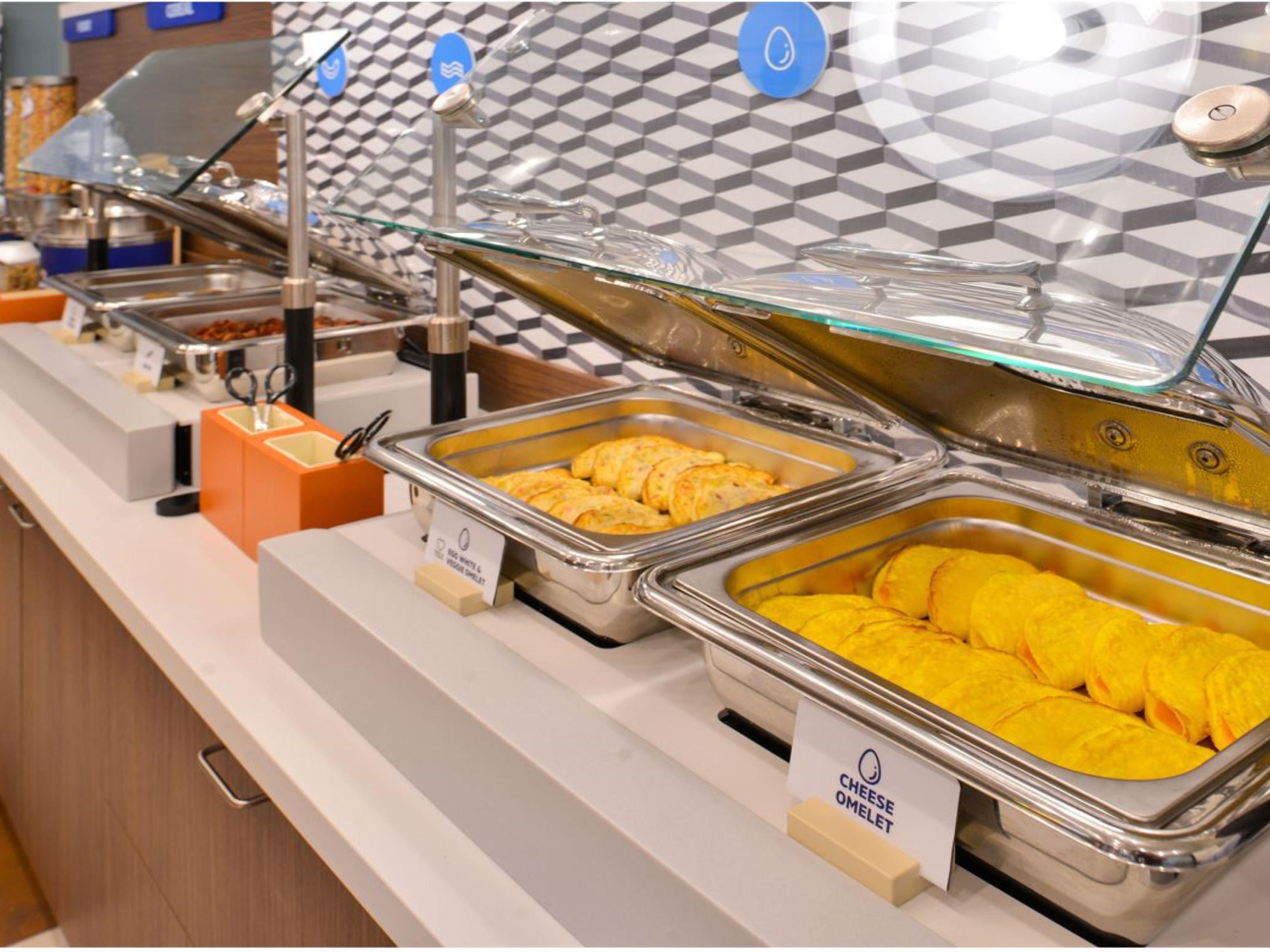 Now serving our Complimentary Express Start hot breakfast each morning. Once again you can enjoy a freshly made warm breakfast to start your day off right! This includes egg and meat options along with Grab and Go items for those guests on the run. 