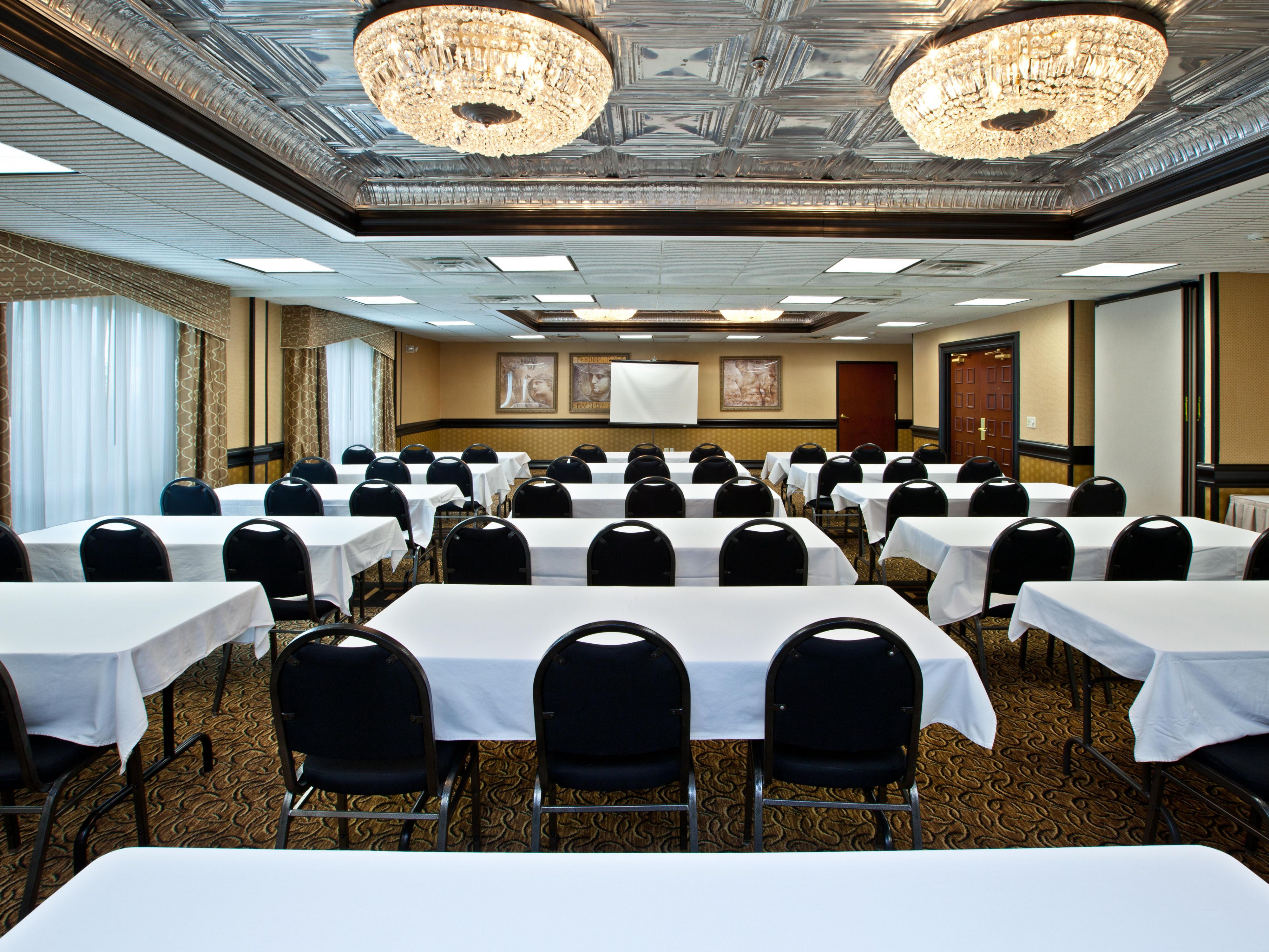 Ability to arrange your own catering or bring in your own food for your event. Great for Bridal Showers, Baby Showers, Corporate Meetings, Family Reunions, Church Gatherings and many more events.