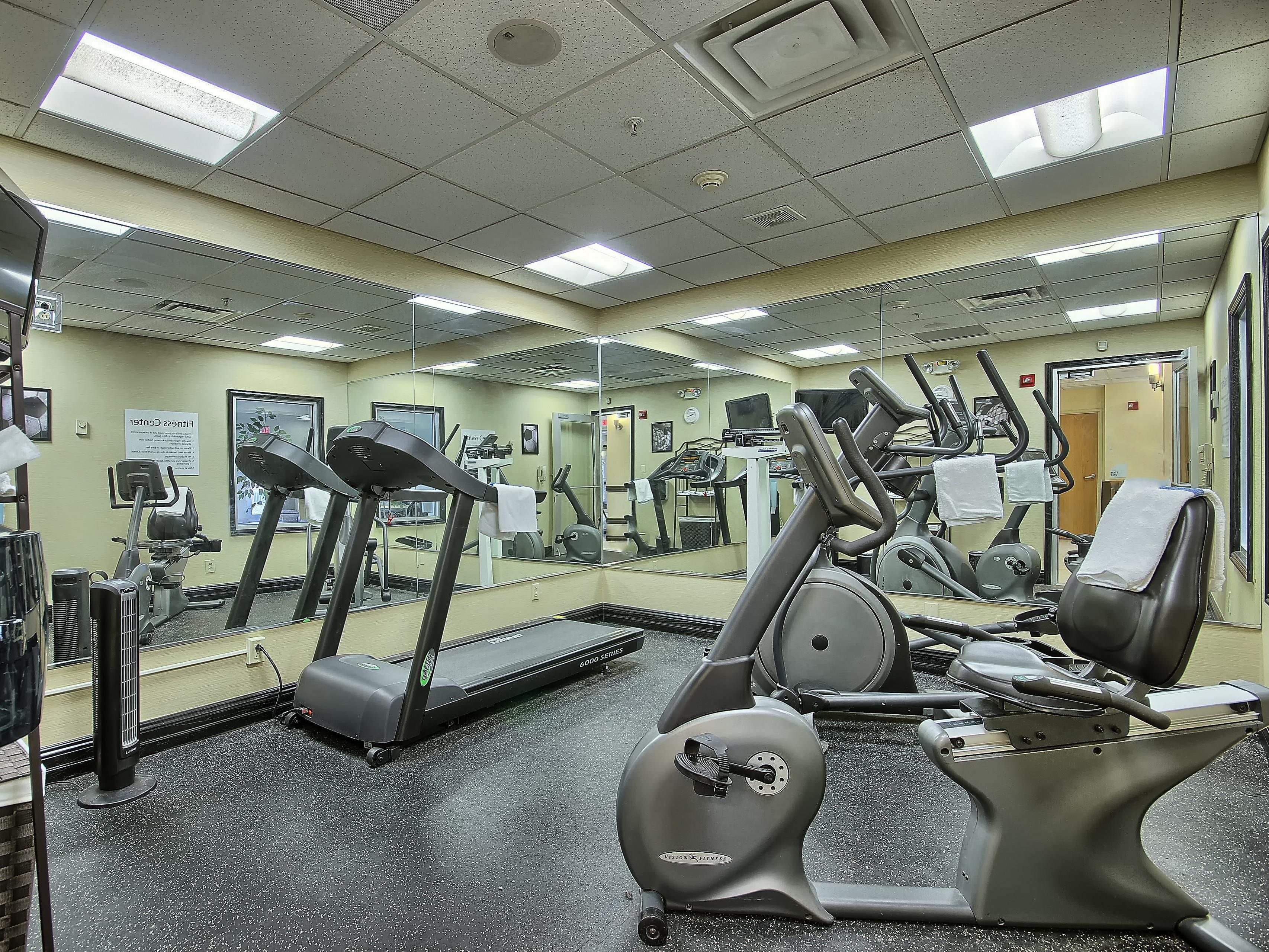 Head down to the lobby to experience a renovated exercise room with cardio equipment galore! Enjoy watching your favorite tv shows on brand new state of the art of equipment. A dumbbell rack with weights ranging from 10-50 pounds. Room includes multiple treadmills, ellipticals and a stationary bike.