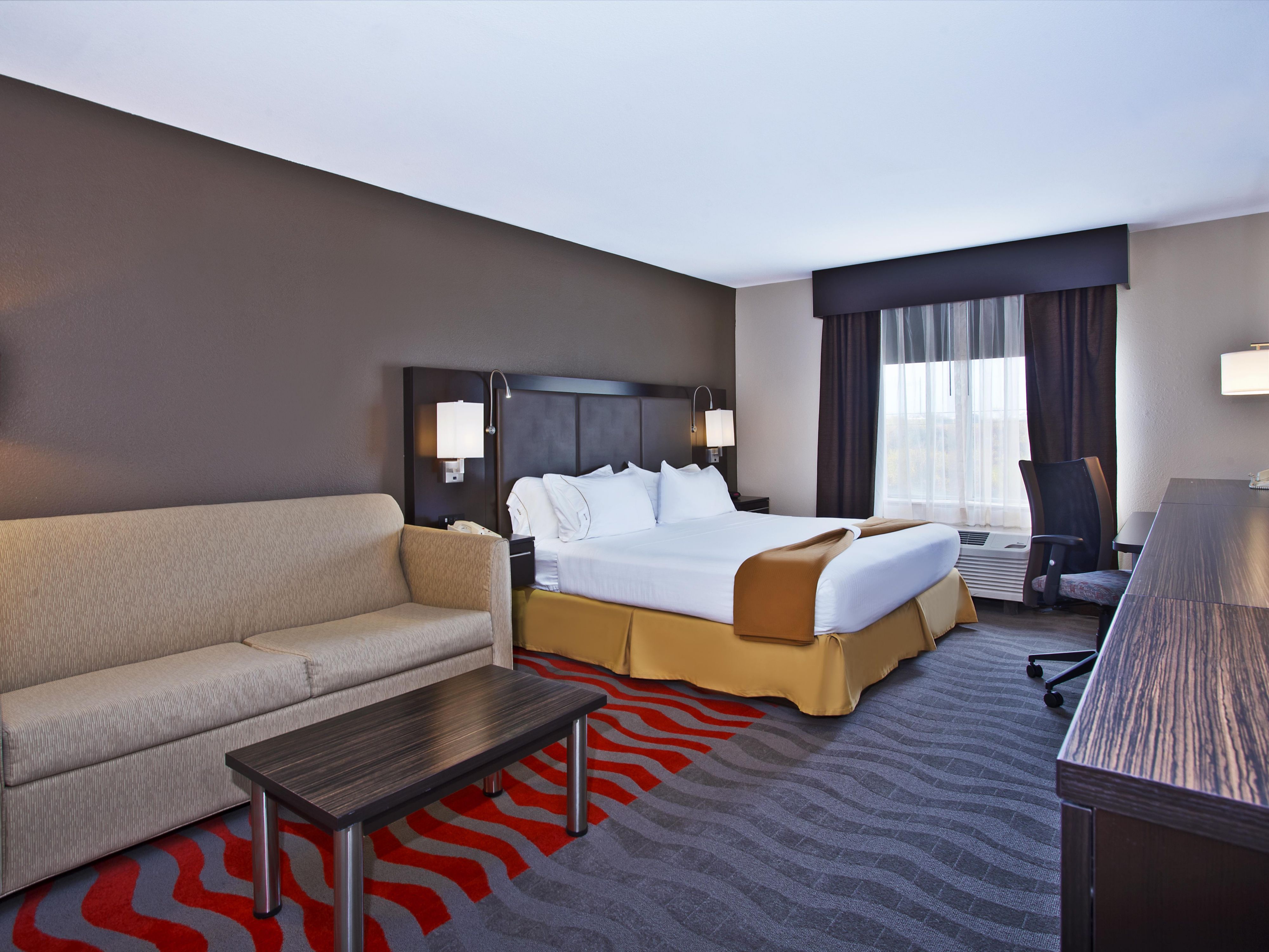 Family and friends will enjoy their stay at the Holiday Inn Express- Groveport. Activities and dining options located a short drive away will add to your wedding celebration.