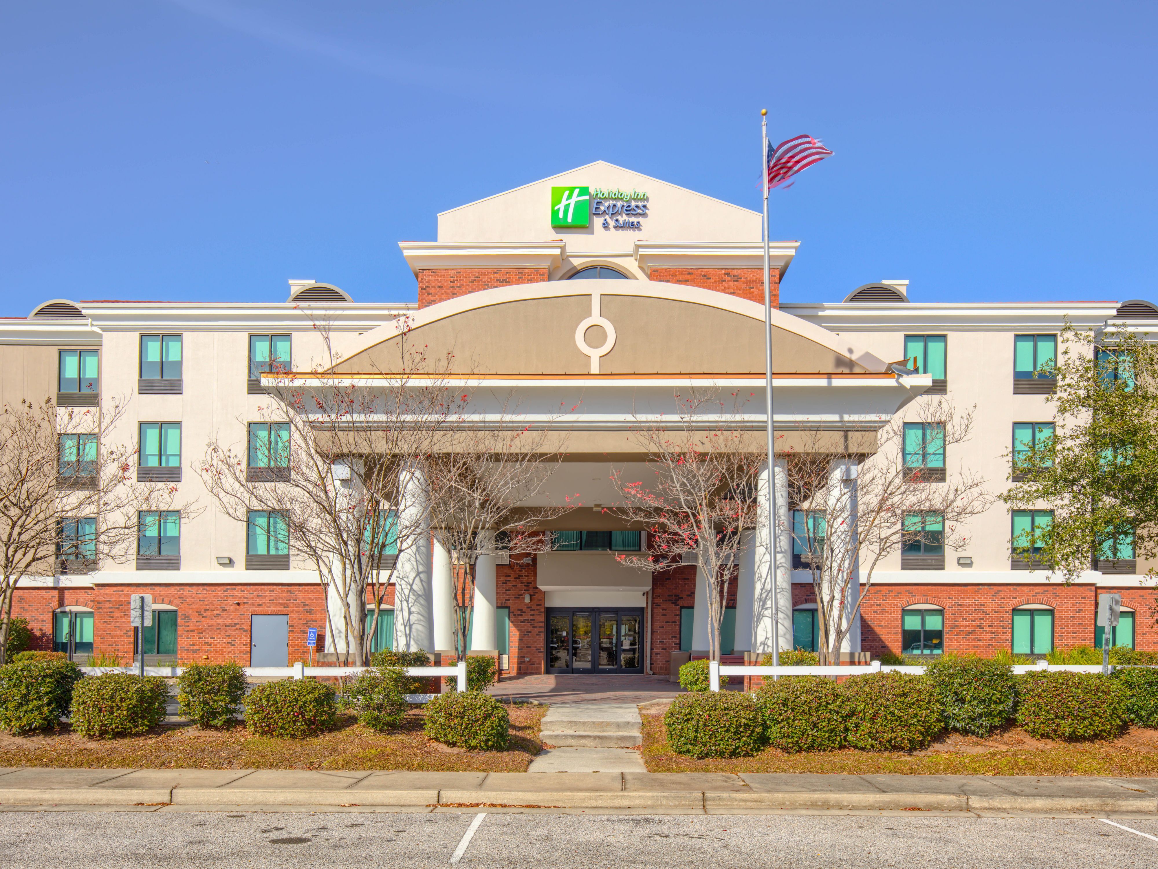 Holiday Inn Express and Suites Gulf Shores