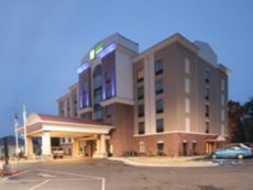 Holiday Inn Express & Suites Hope Mills-Fayetteville Arpt in Fayetteville, North Carolina