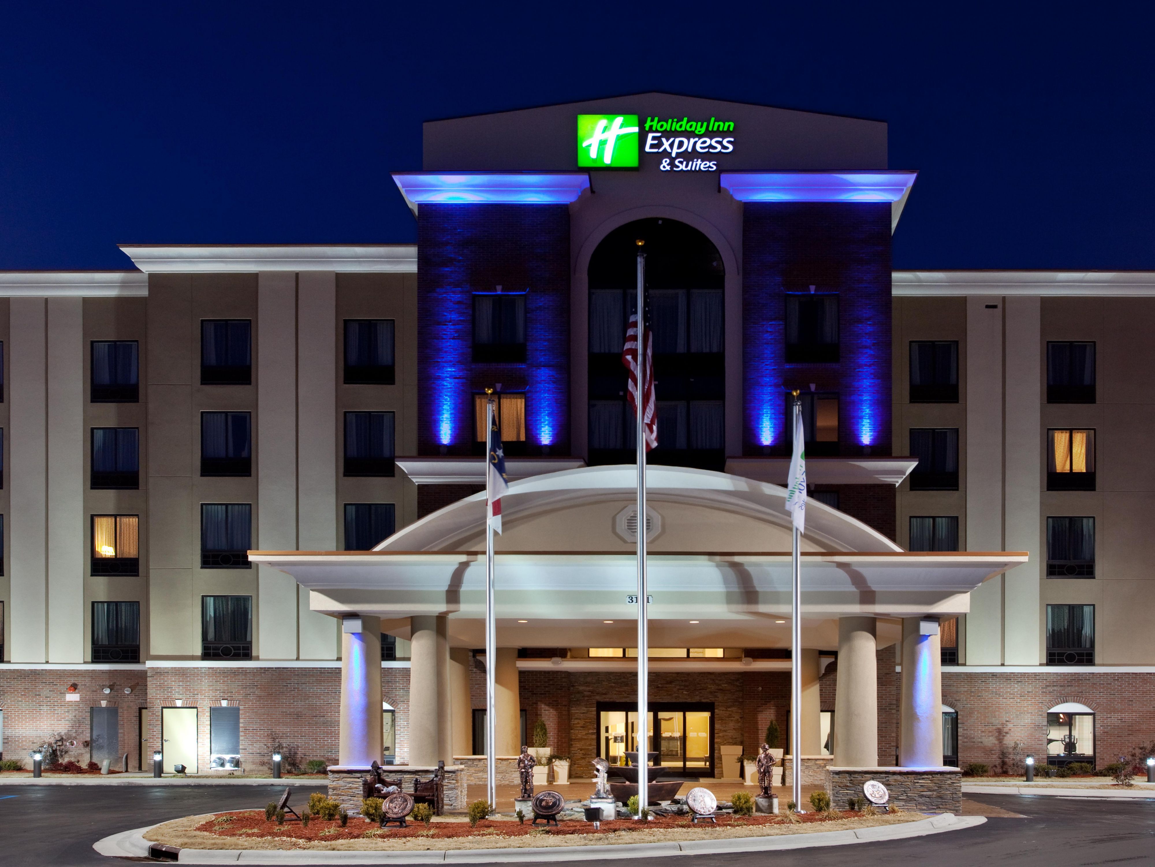 Welcome to Holiday Inn Express & Suites Hope Mills-Fayetteville!