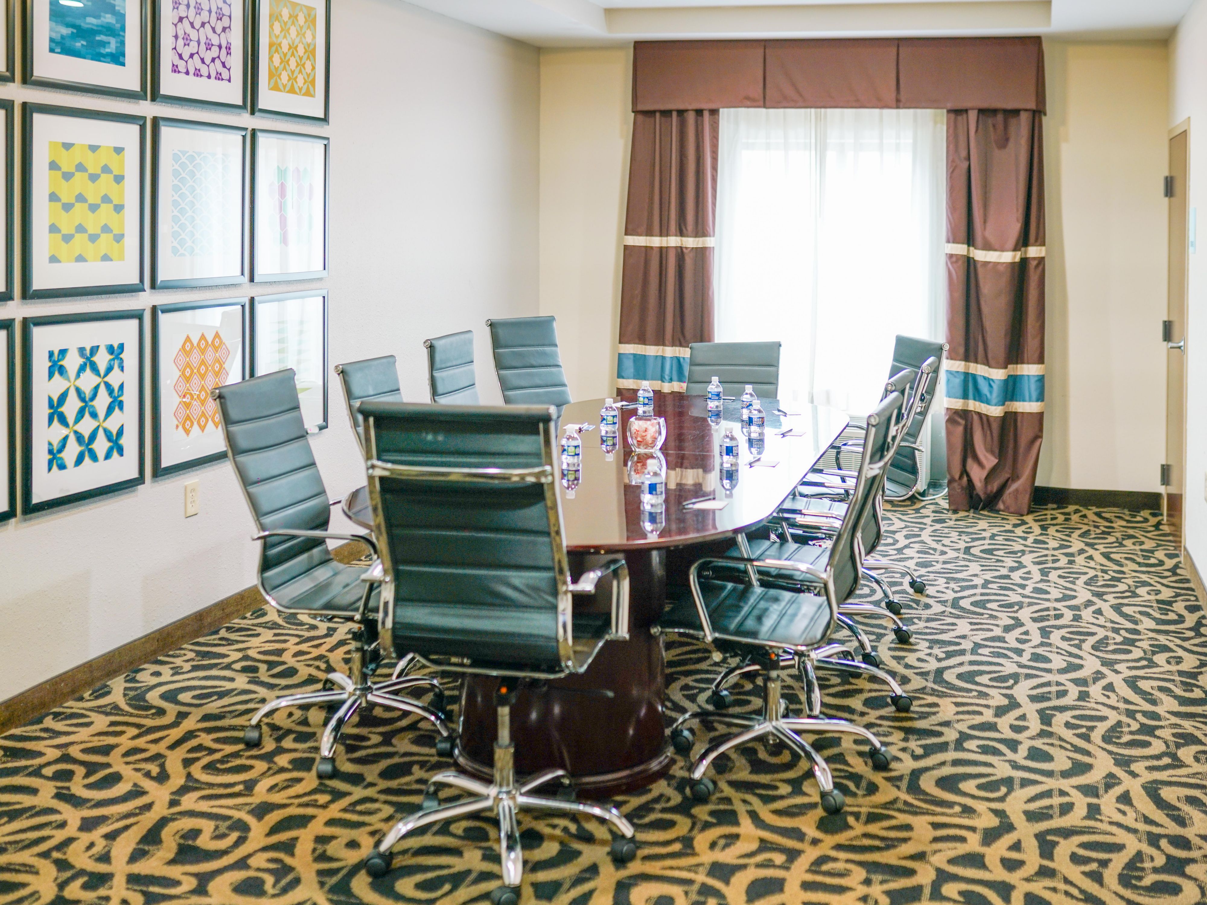 Connect and collaborate in our stylish 120-square-foot meeting space, accommodating up to 10 guests. With audiovisual equipment and personalized planning, our venue is perfect for boardroom discussions and brainstorming sessions.