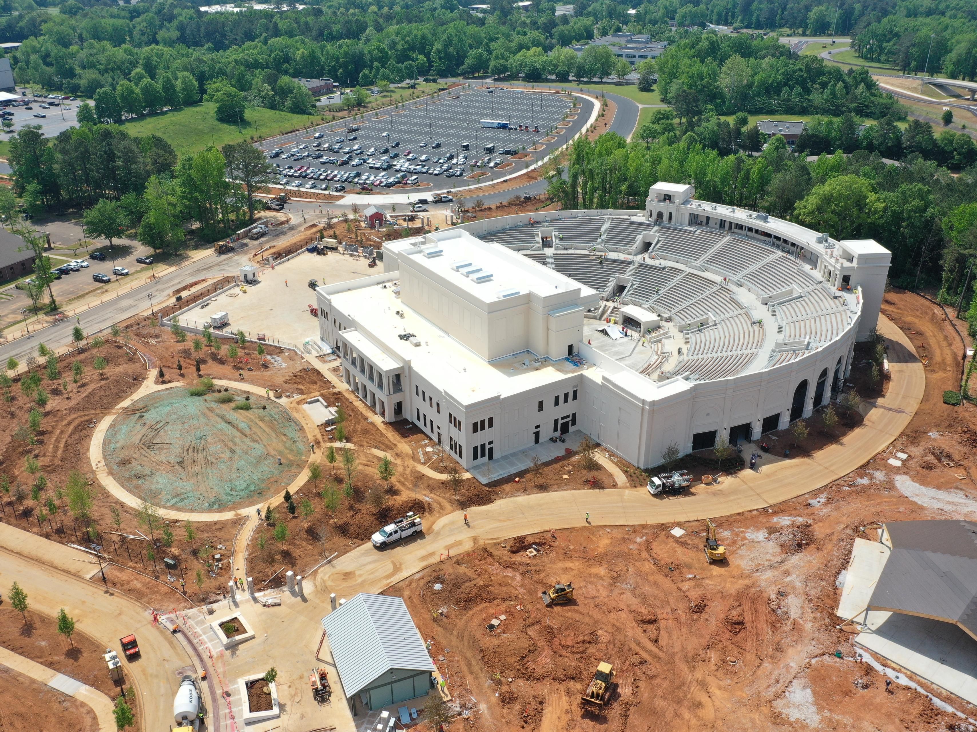 Located 3 miles north of the hotel & newly opened in 2022, the Orion Amphitheater is an 8,000 seat venue showcasing the best musical talent from across the globe.