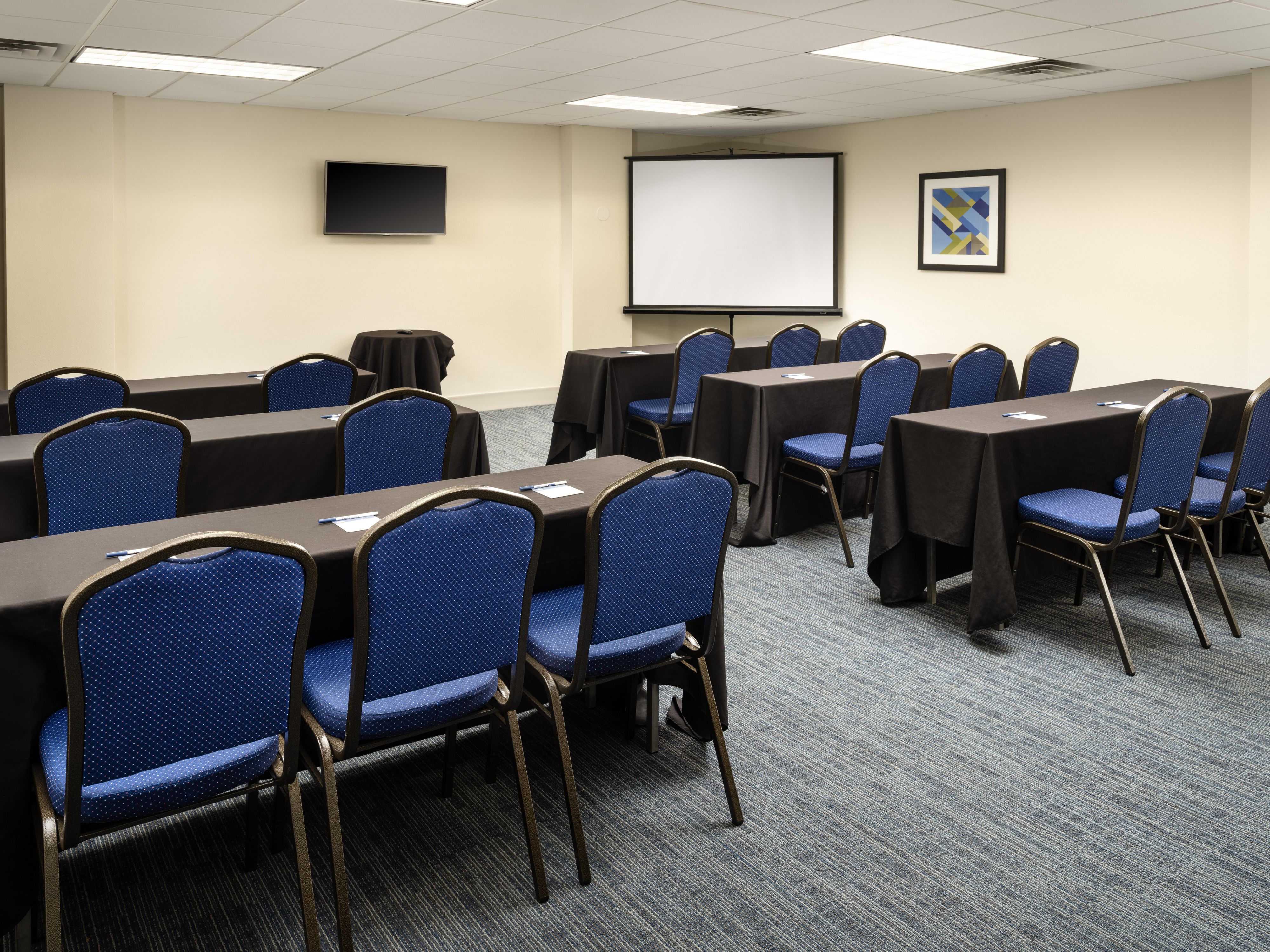 Our Ballroom is over 1400 sq ft of flexible meeting space. We can accommodate many different needs from wedding receptions, seminars, corporate meetings, family reunions and many more. Capacity is 100 people depending on set up. Contact our Sales Team for your next event.