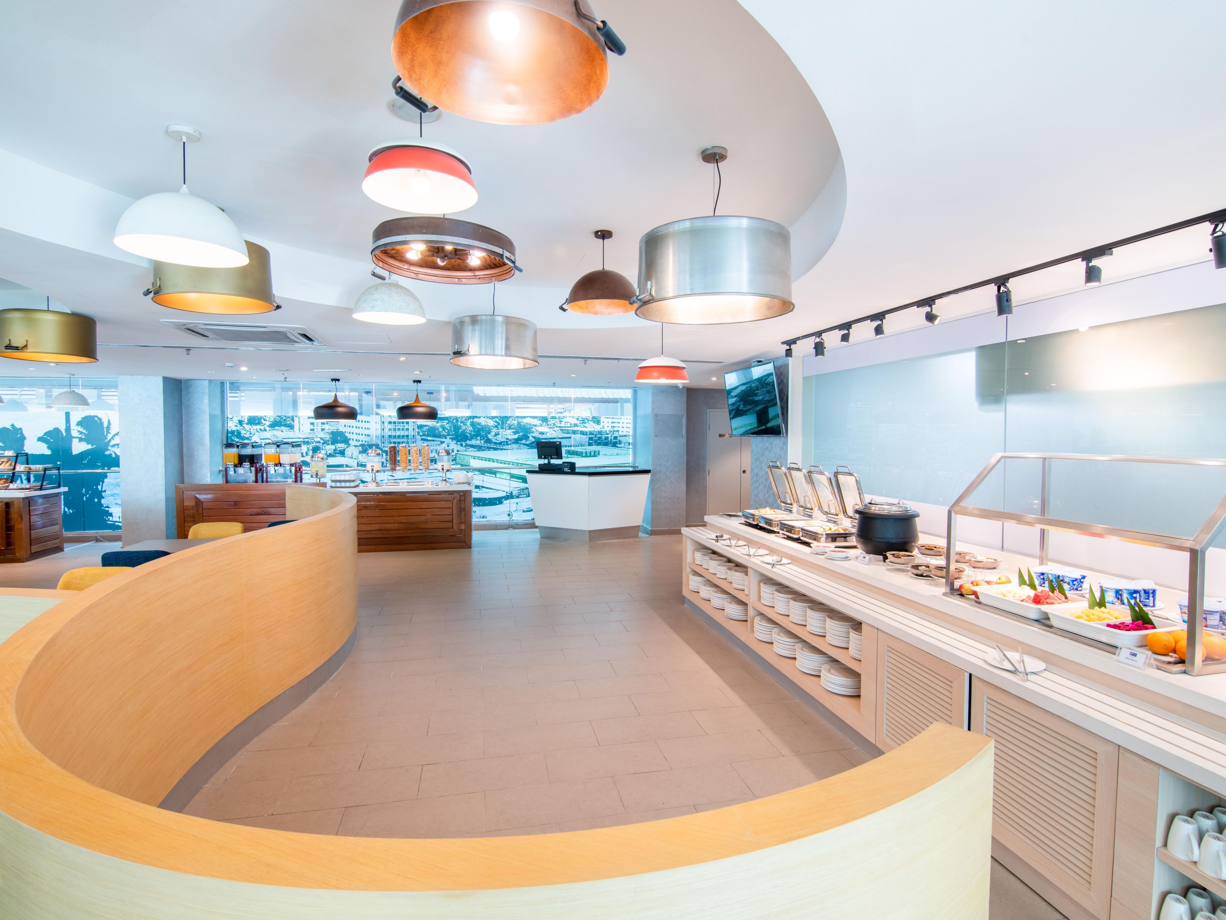 Always kick start your day right! Enjoy our free breakfast complete with fresh, hot, and healthy options to fuel you for the day ahead.