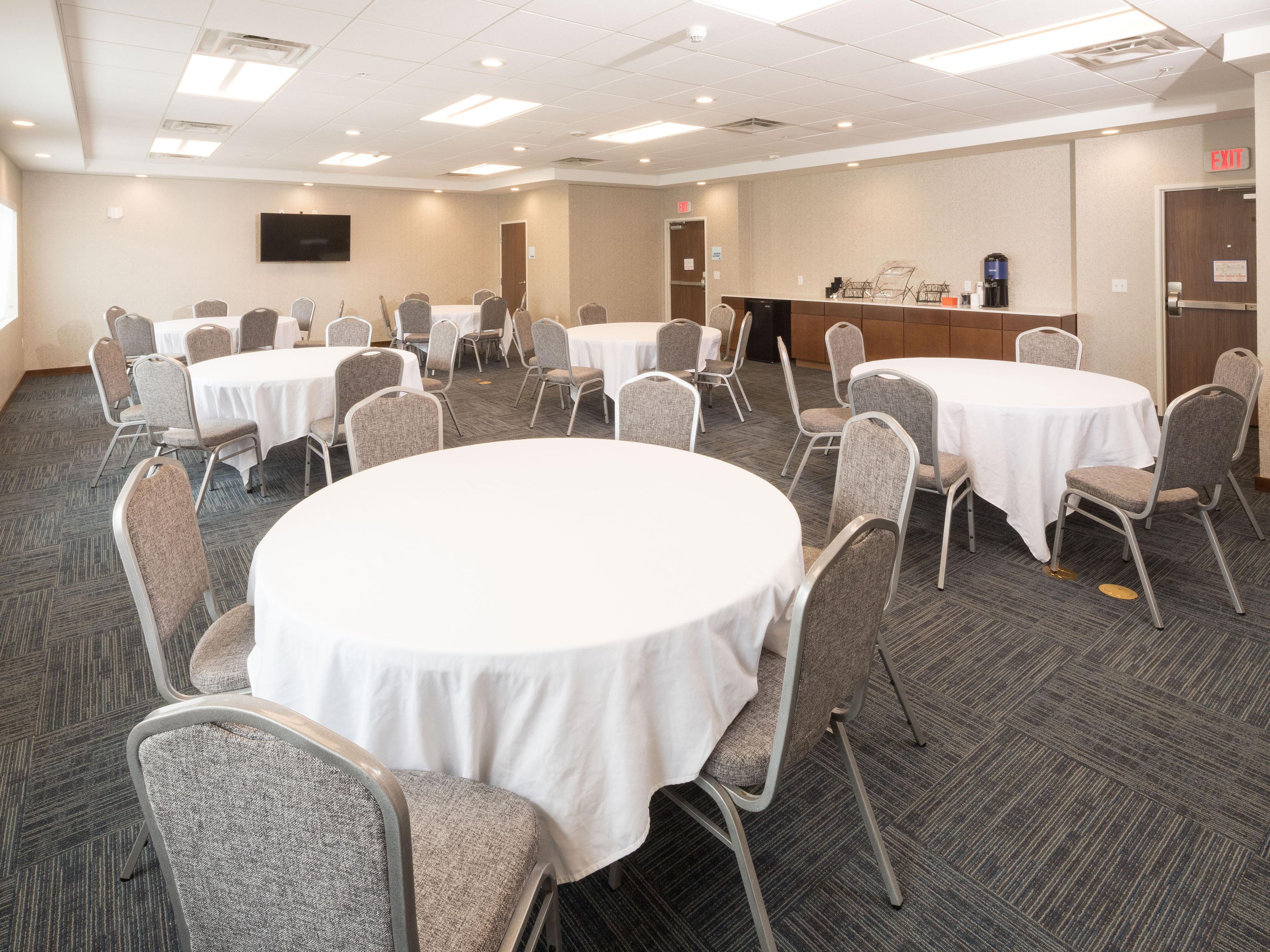 Our versatile meeting spaces will accommodate up to 65 people depending on seating style.  Whether you are planning a business or social event, we are pleased to be of service to you and your attendees.  Please contact the front desk at 269-447-1700.