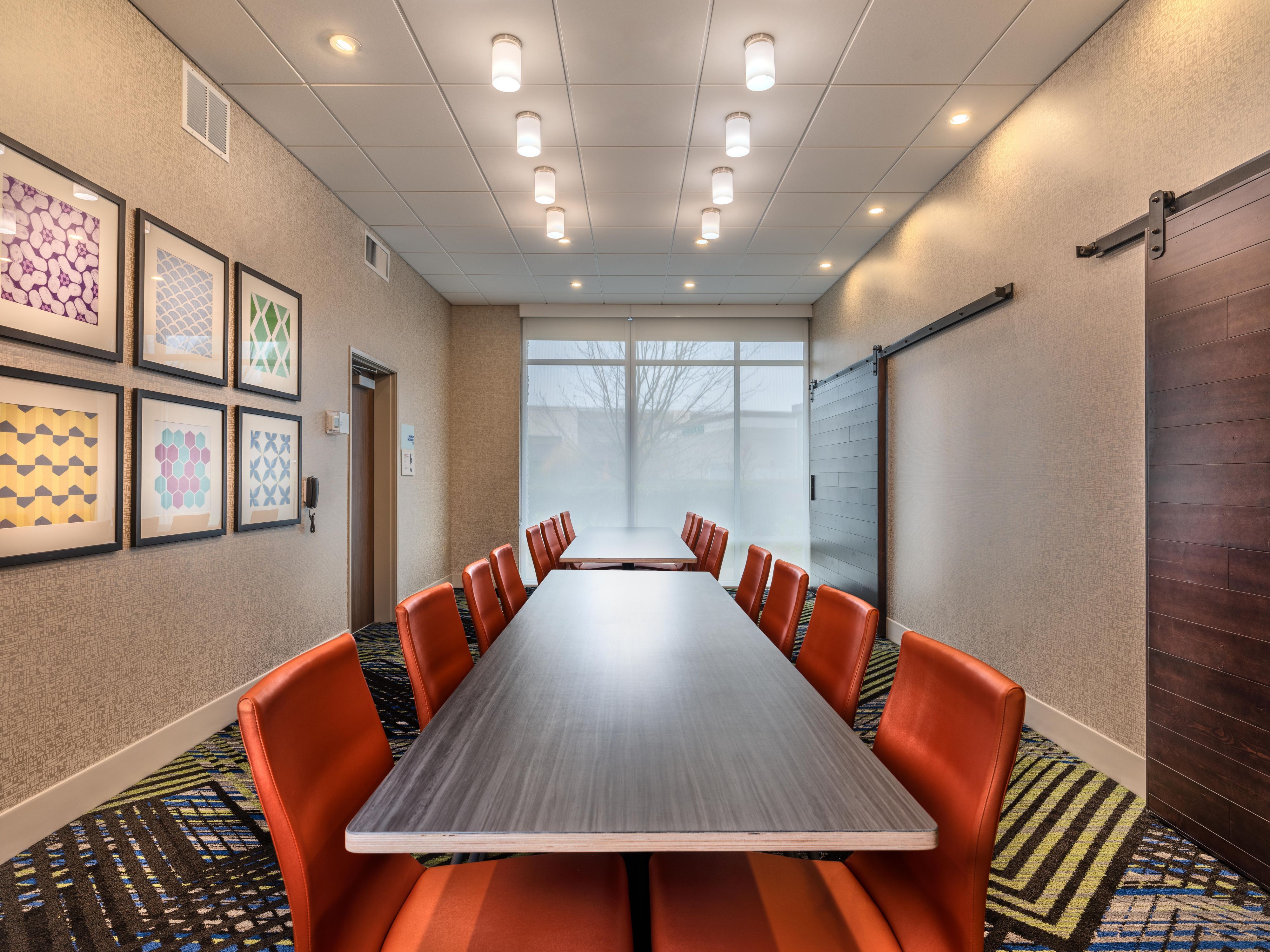 Host business meetings and social gatherings in our 324-square-foot boardroom for up to 25 guests. Connect, collaborate, and celebrate in style with a 49” flat-screen TV, HDMI connectivity, and multiple outlets. Outside catering is welcome. For pricing and more information, contact us at sales@hiexkeizer.com or call 971-718-5335, option 0.