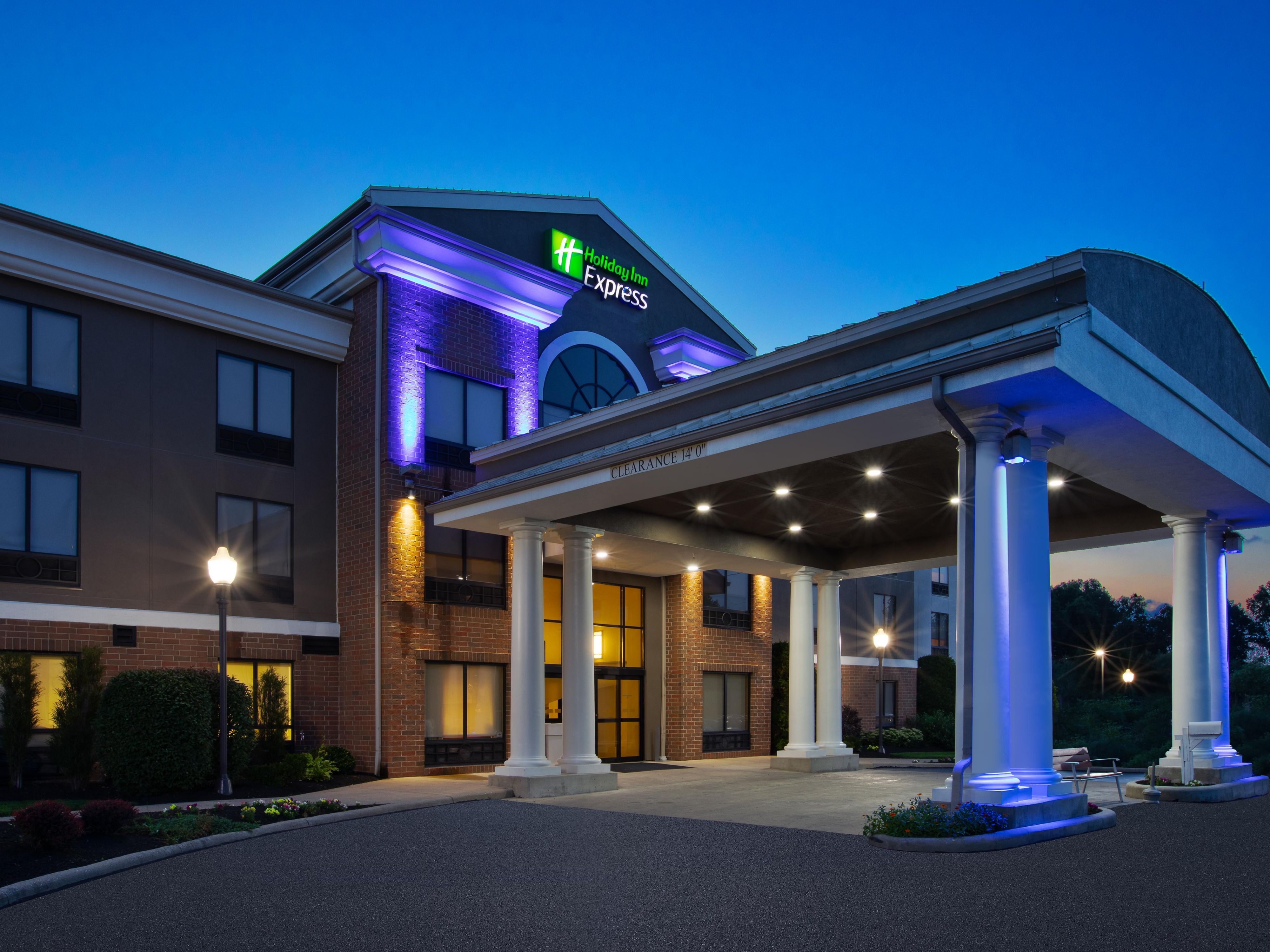 Night Lights  Hotel Exterior Kent Ohio 