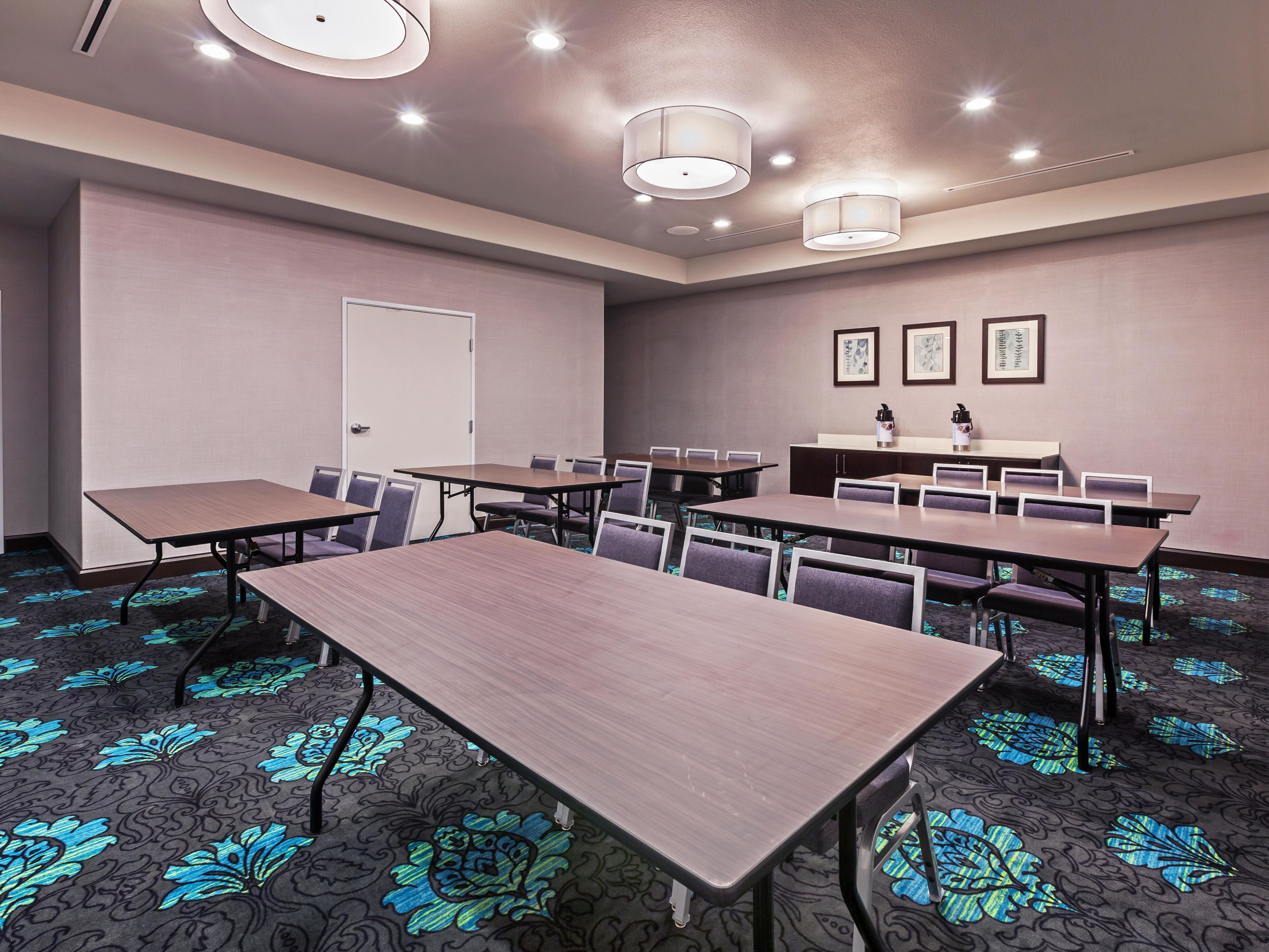 With 650 square feet of meeting space we are a great choice for your next meeting, training or special event. 