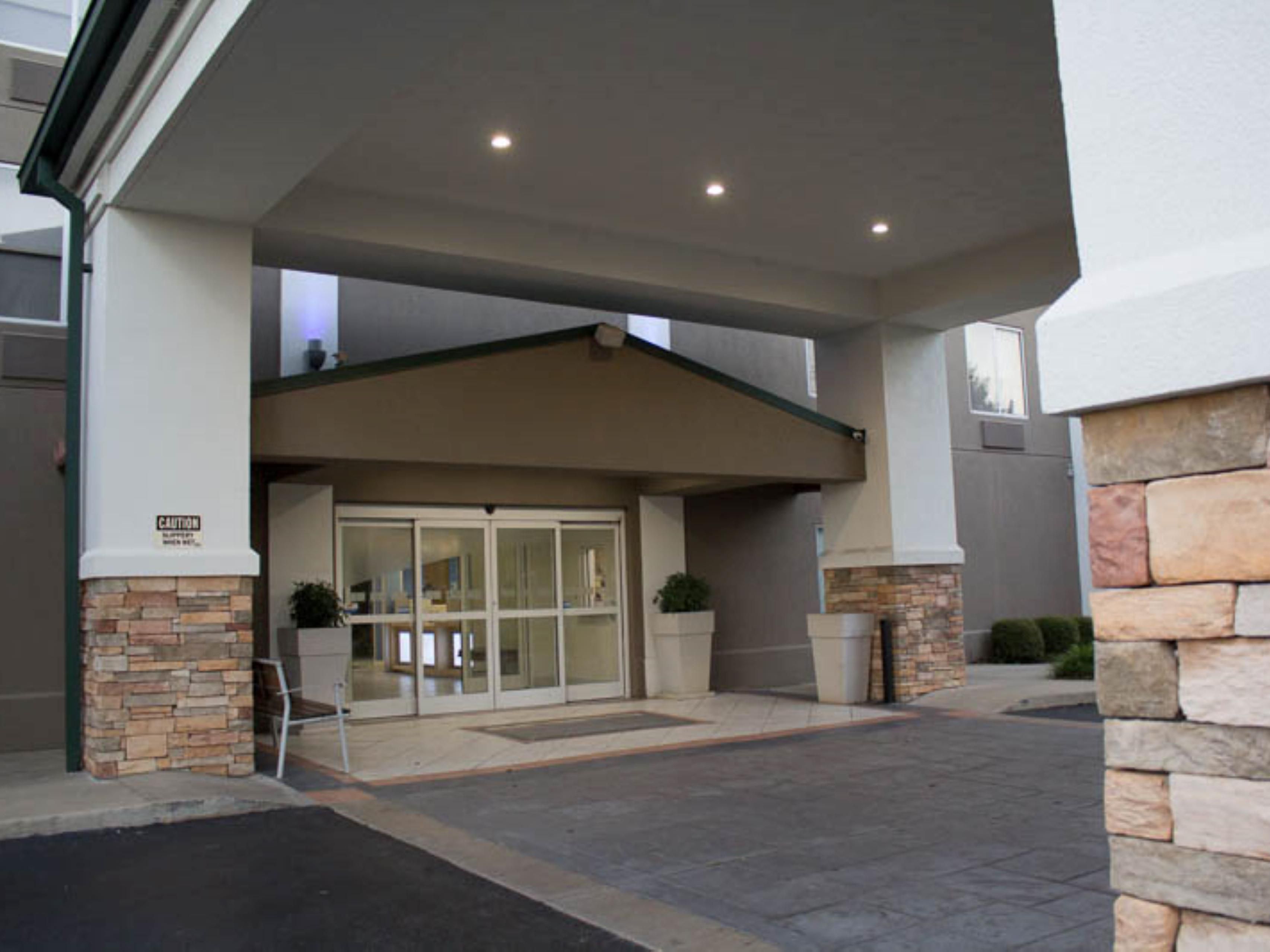 We offer great rates and close proximity to the Two Kings Casino in King Mountain.