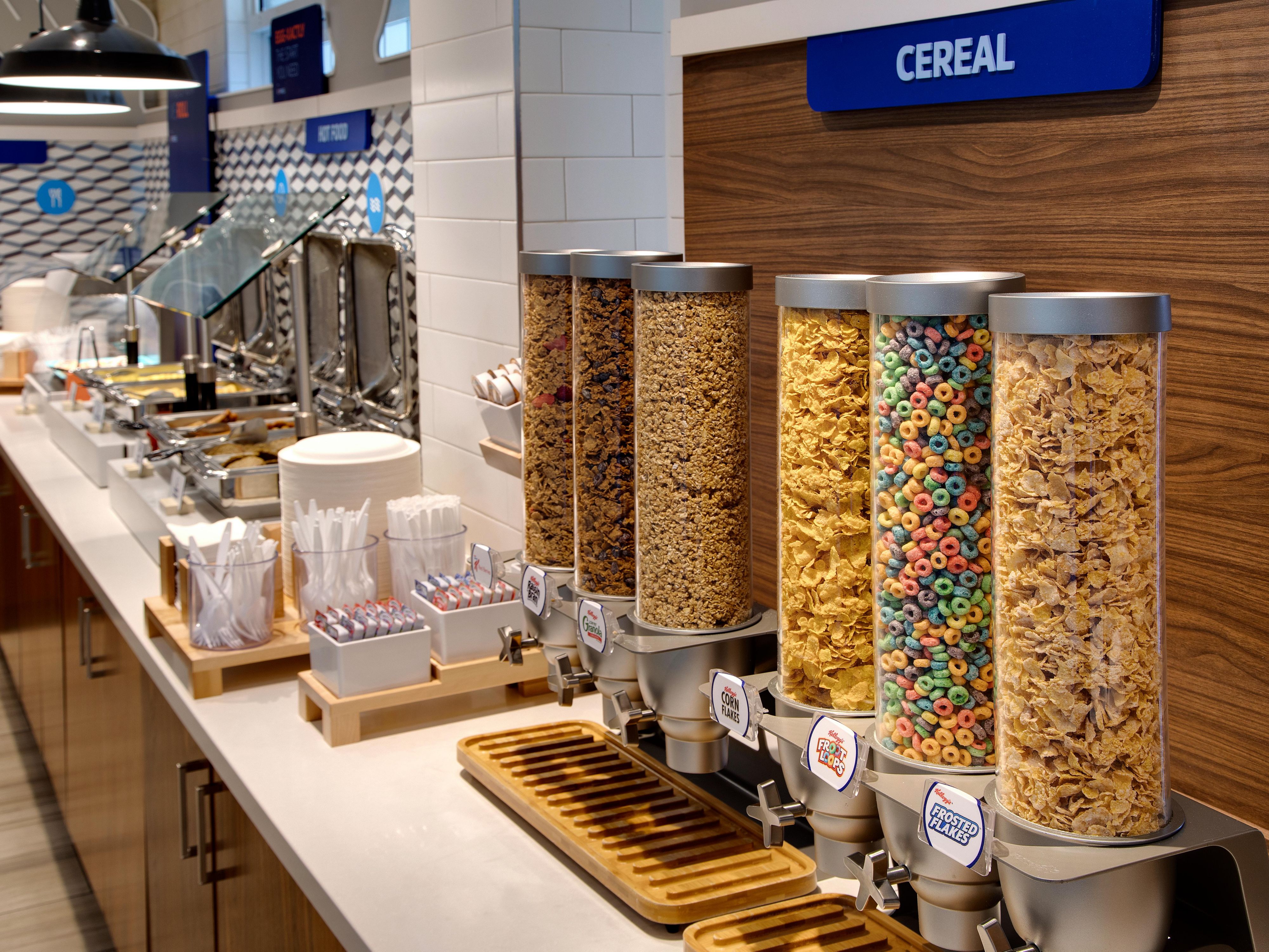 Fuel up for your Orlando adventure with our complimentary Express Start Breakfast. From savory eggs and sausage or bacon to mouthwatering  pancakes, our buffet is sure to please every palate. Enjoy cereal, yogurt, muffins, and fresh fruit, paired with tea, juice, and freshly brewed coffee. Fuel up for fun in the sun!