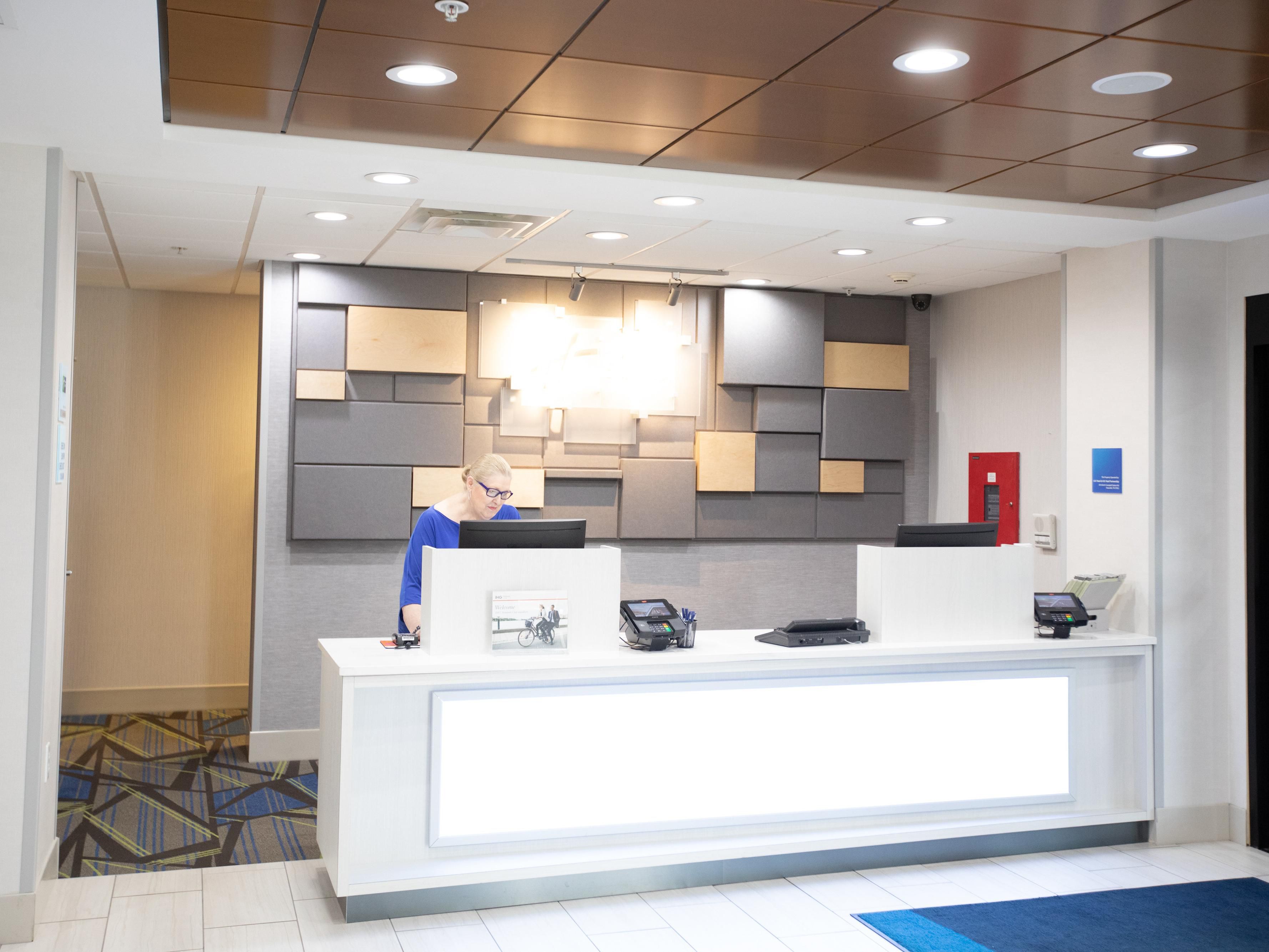 Experience Southern hospitality at its best with our award-winning staff! Our team goes above and beyond to make your stay unforgettable, offering friendly service, local knowledge, and a warm welcome that sets us apart from the rest. Book your stay in Knoxville today!