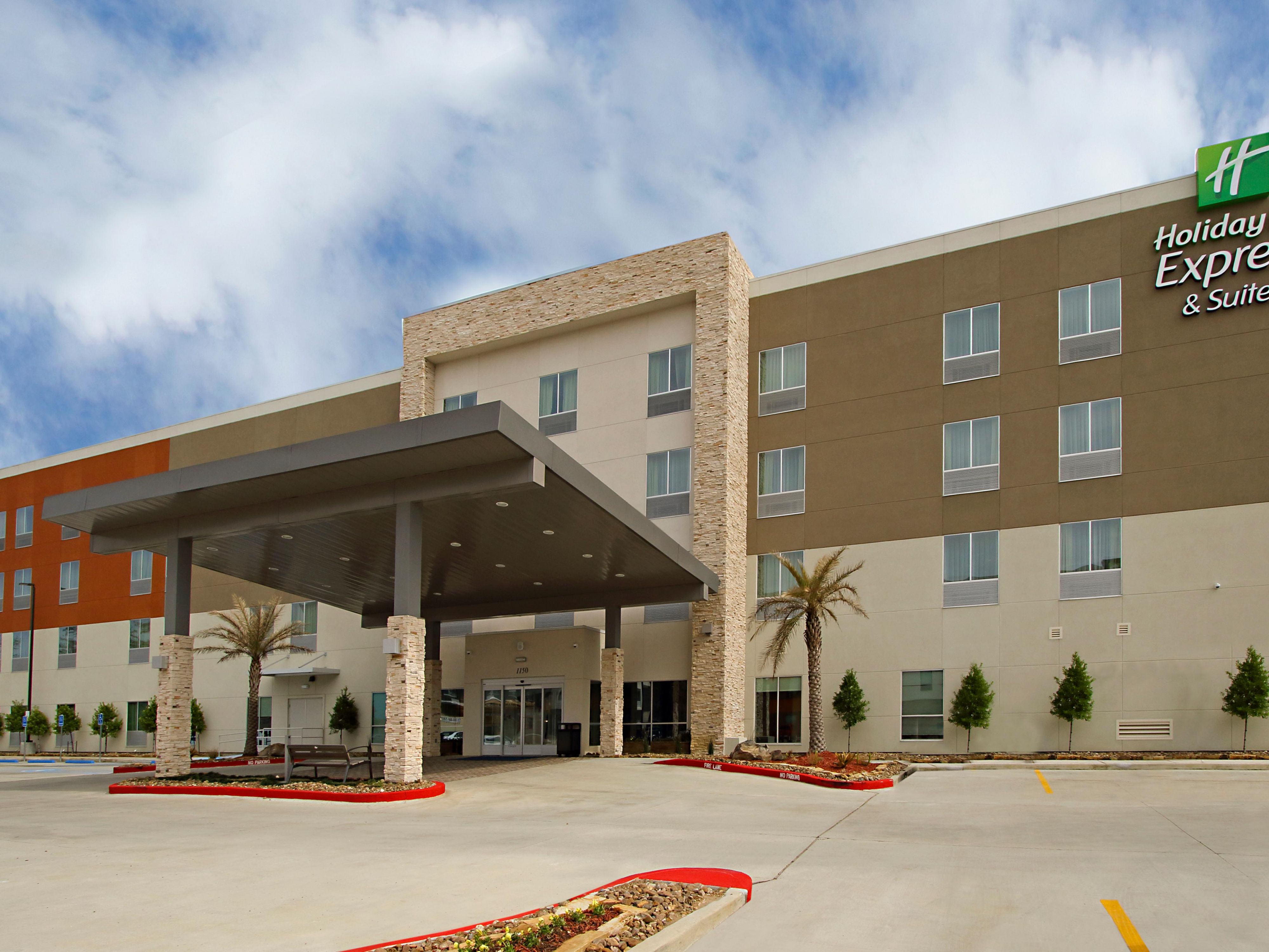 New Holiday Inn Express and Suites Lake Charles South
