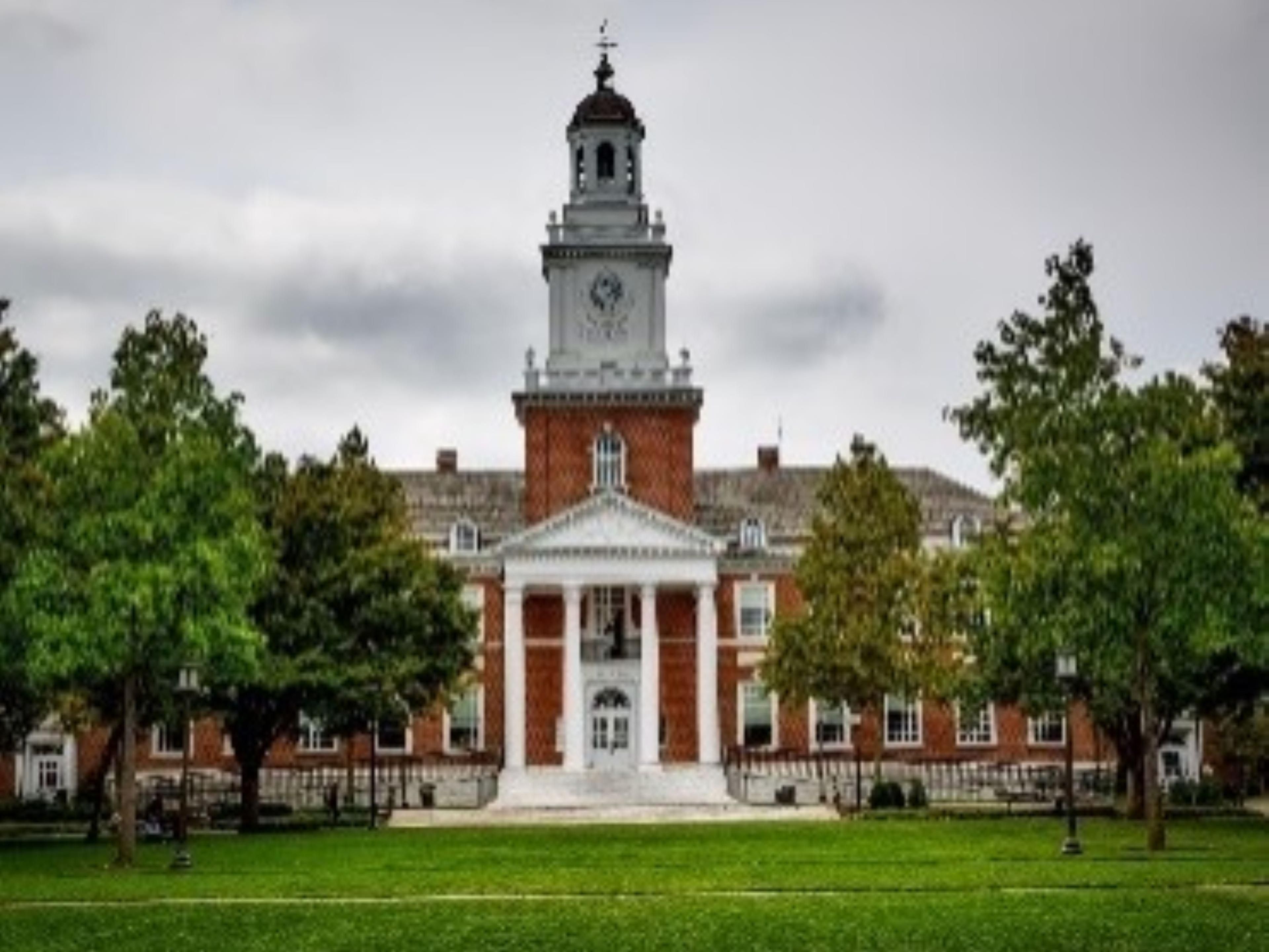 Coming to McNeese State University? Our hotel is conveniently located just 2 miles from the University.  