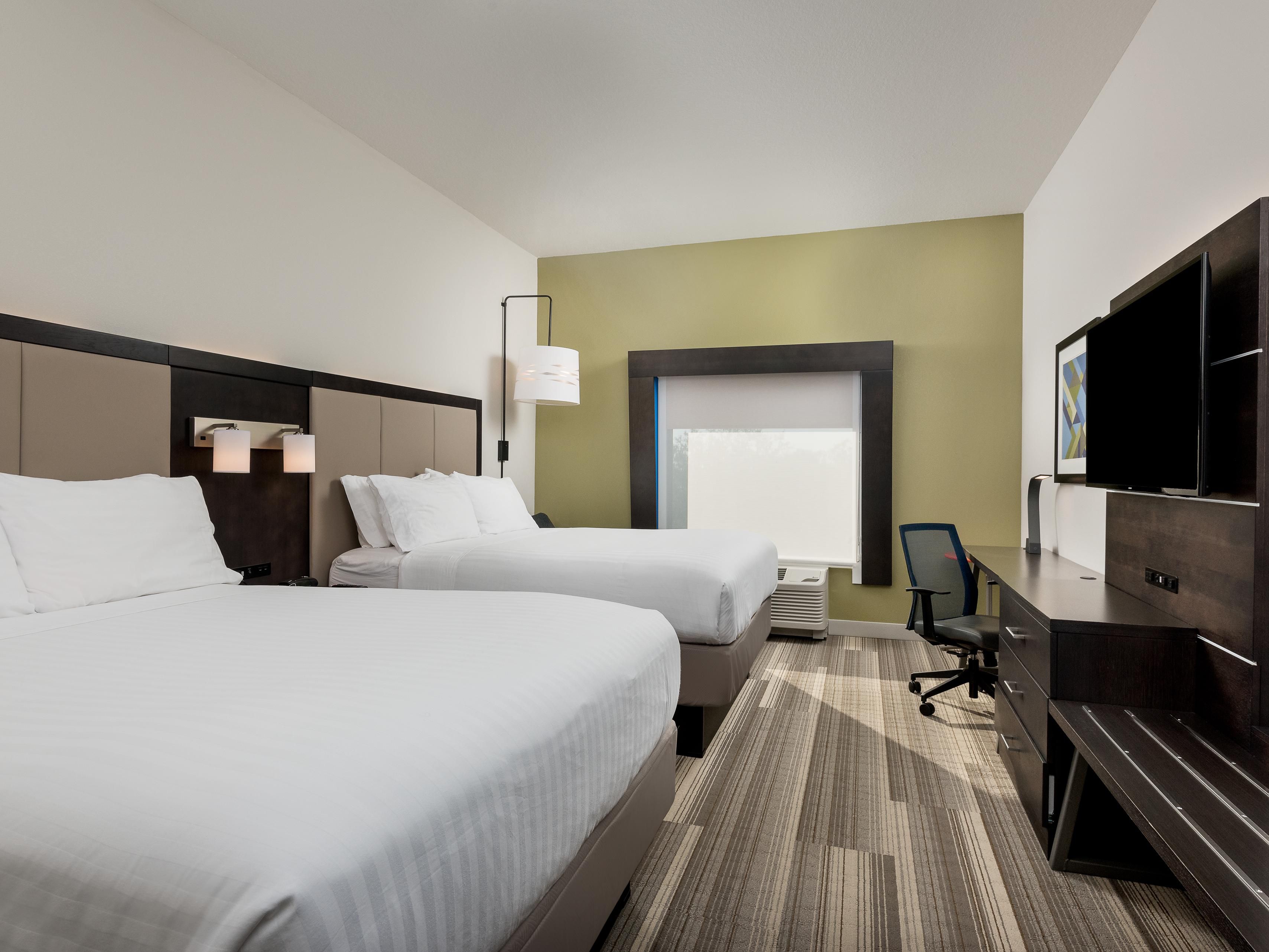 Standard Double Queen Room 