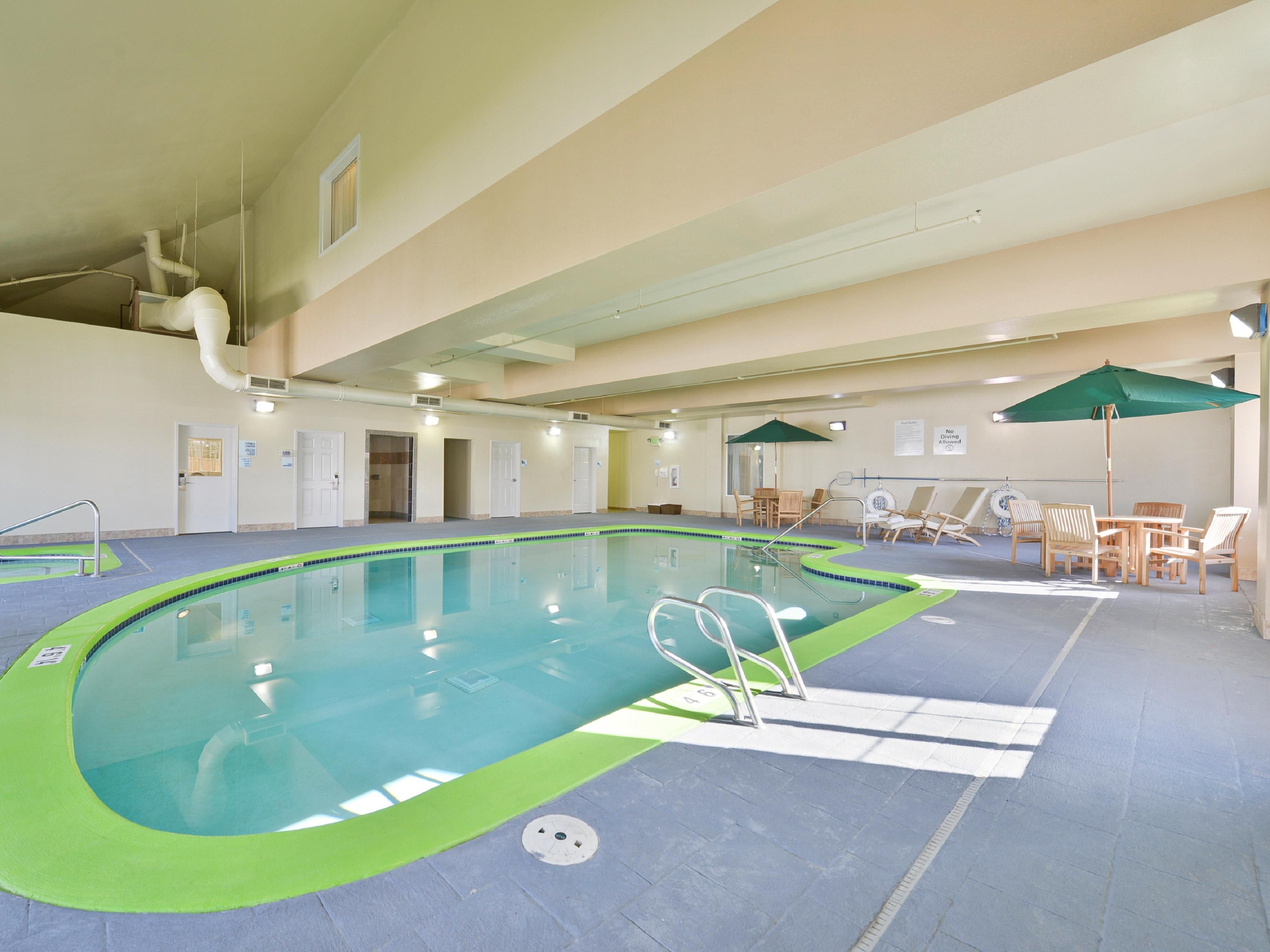 Take a dip in our indoor pool, open daily from 7:00 AM – 10:00 PM. Whether you prefer invigorating laps in the morning, making a midday splash, or enjoying a leisurely evening swim, our pool area is the perfect place for recreation and relaxation. Take the plunge and swim your cares away!