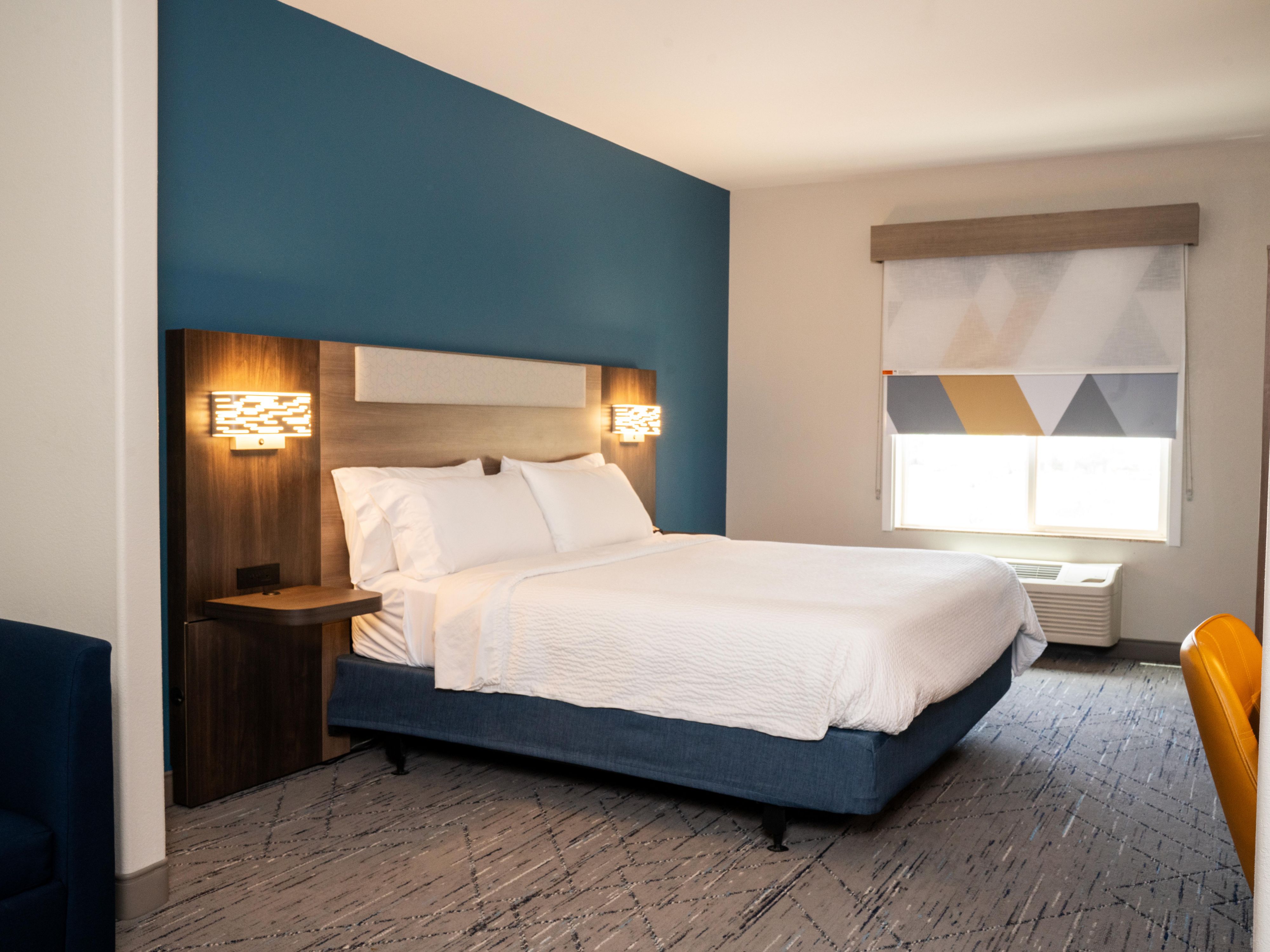 We are delighted to invite you to experience our beautifully refreshed property, fully renovated as of September 2025. Discover a fresh blend of modern elegance and timeless comfort, thoughtfully designed to elevate your stay with us. 