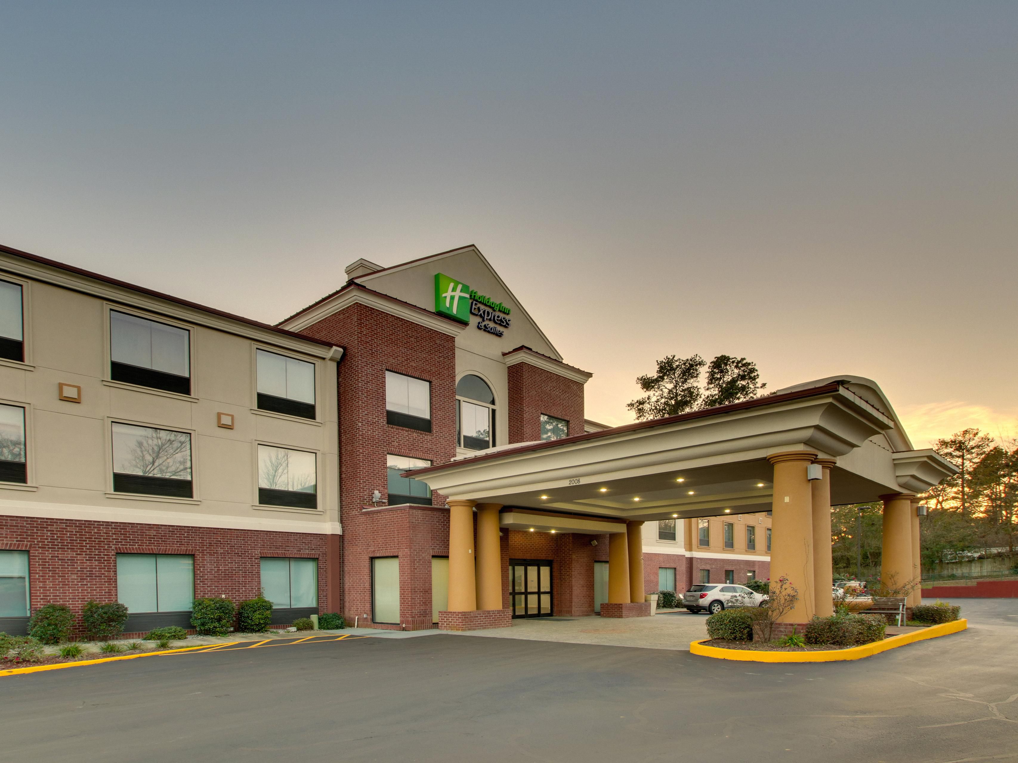 Our location gives easy access to must-see local attractions.