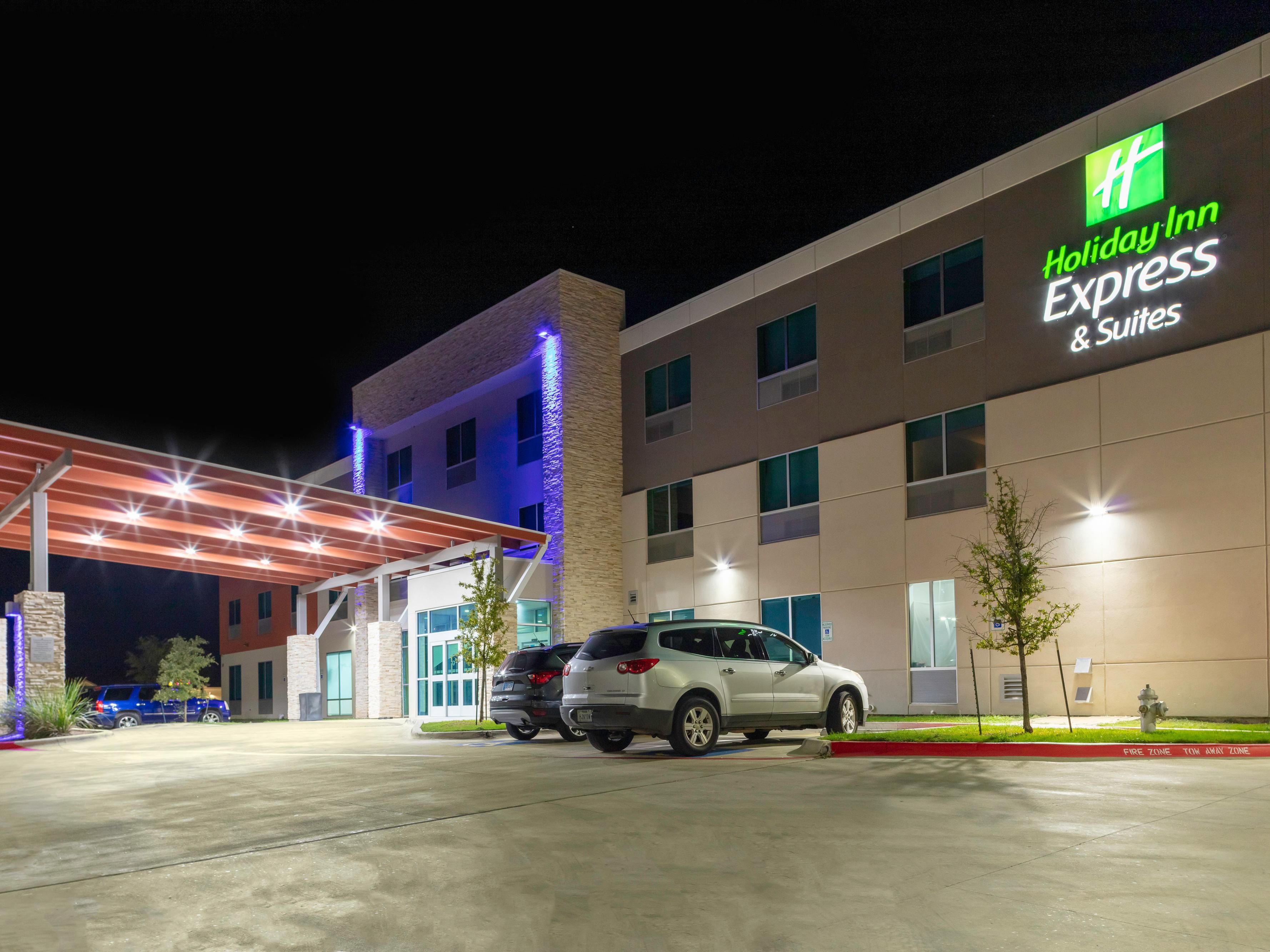 Welcome to Holiday Inn Express & Suites Leander!