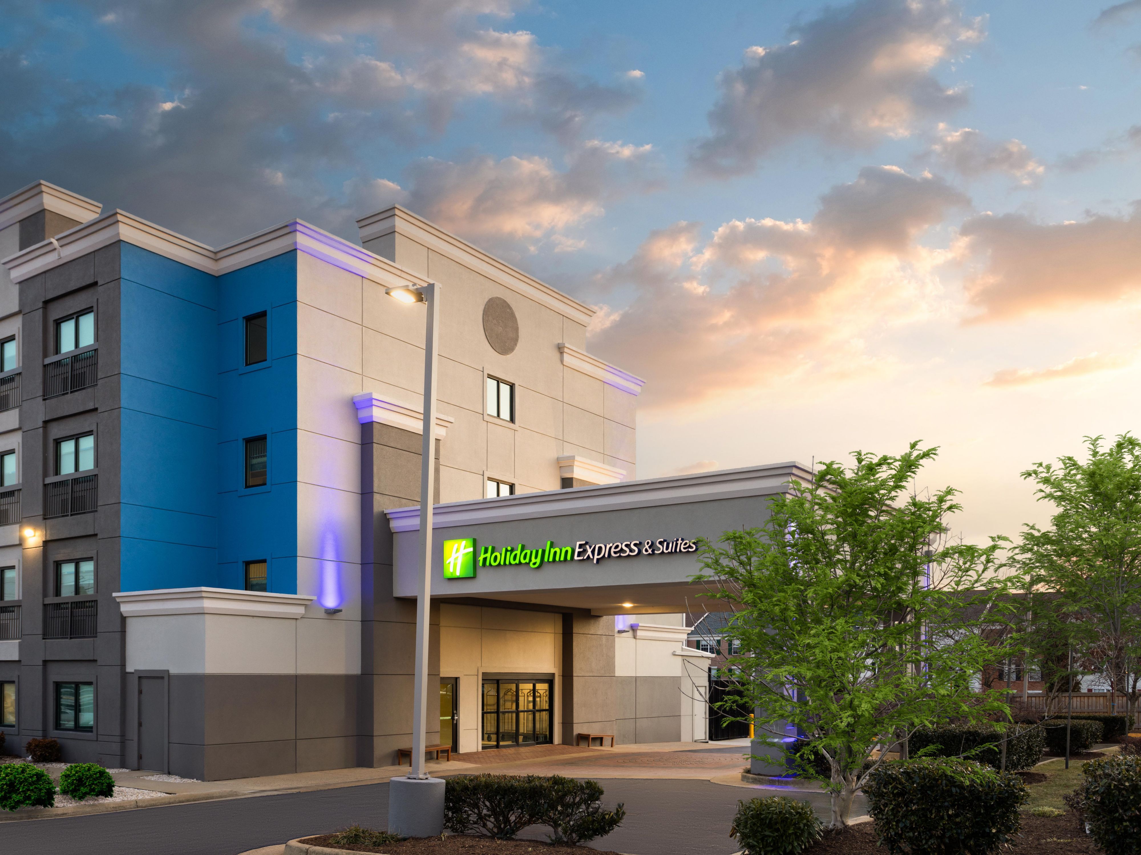 Stay at our pet-friendly hotel in Leesburg, VA, with free breakfast, an indoor pool, meeting space, complimentary parking, and a local daytime shuttle service within a 5-mile radius. 