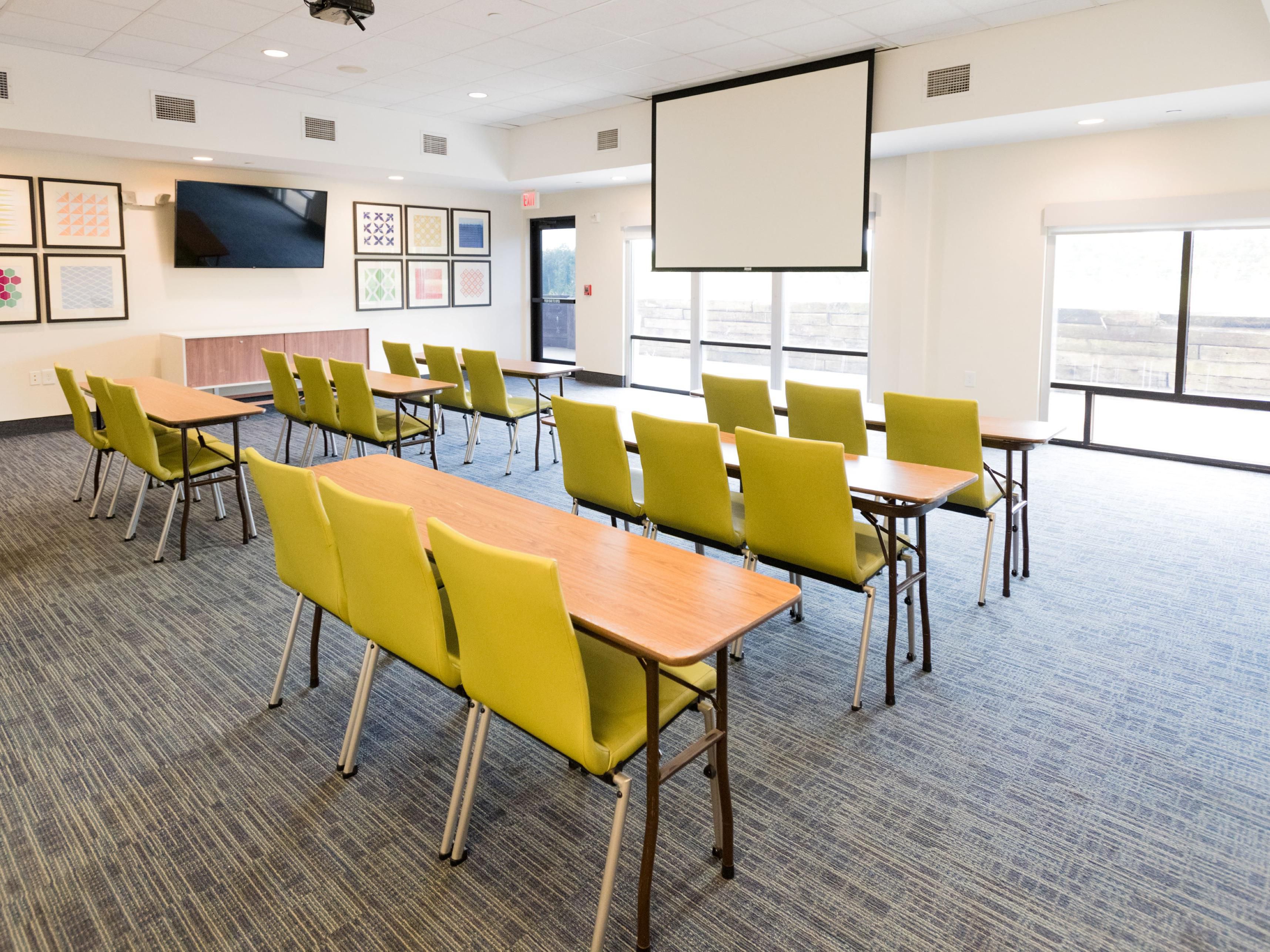 With two meeting spaces at our hotel, we can handle small and mid-sized business trainings, gatherings, and meetings. Need to run through final wedding rehearsal details? Our meeting space is the perfect spot to gather. Want to host a key meeting in a comfortable, quiet place? Try our spacious boardroom with modern A/V equipment.