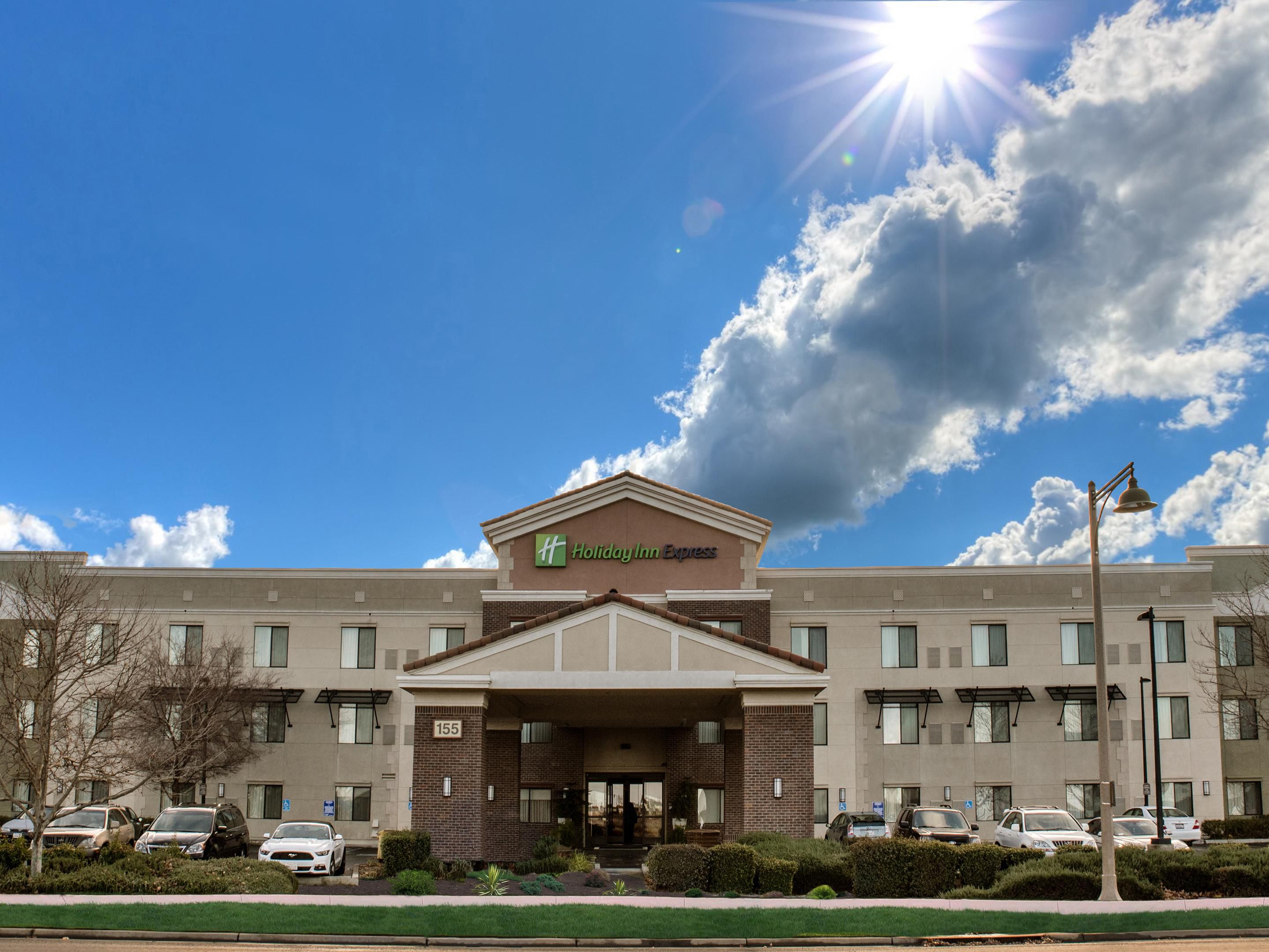 Holiday Inn Express & Suites Lincoln