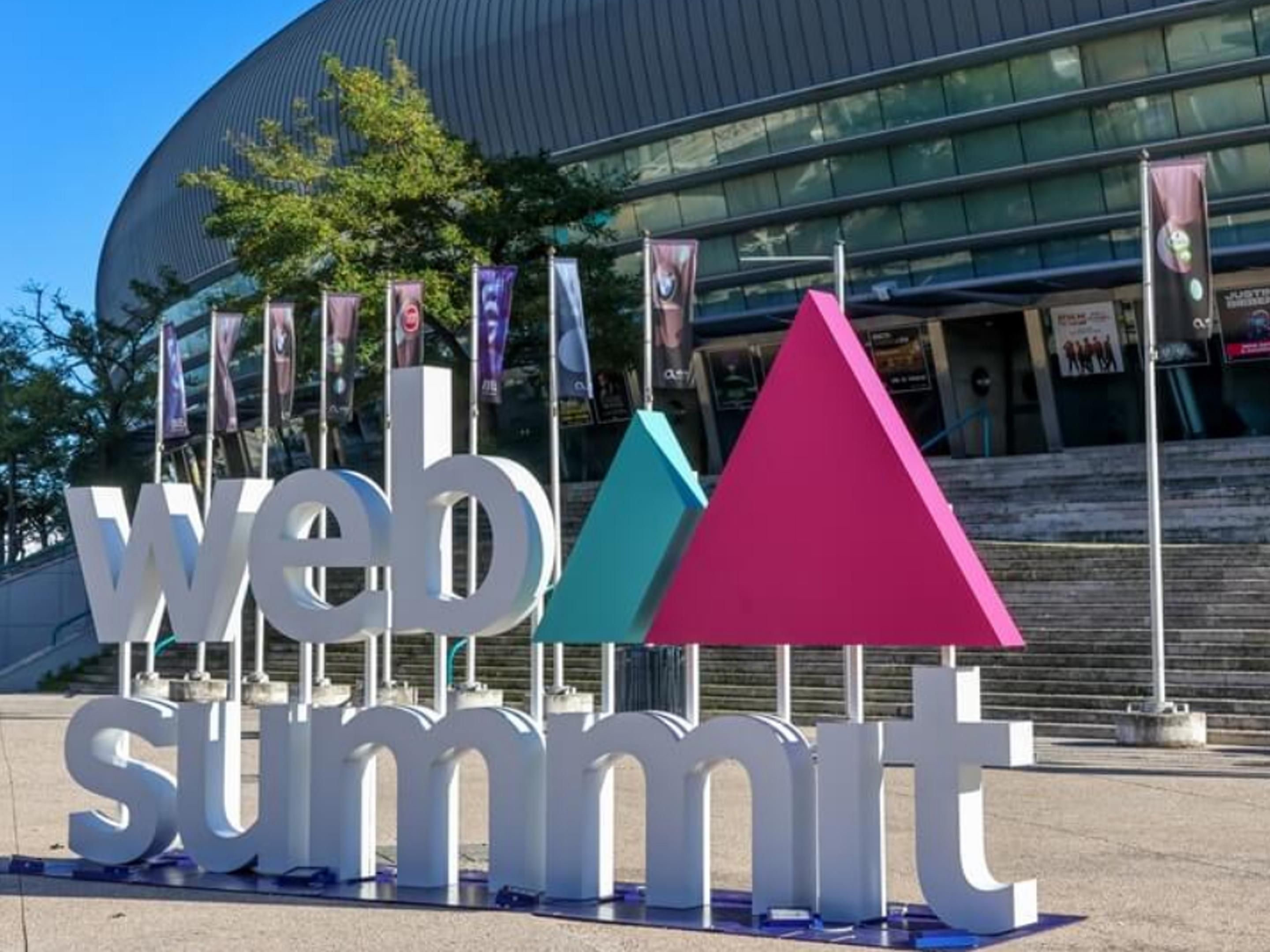 Web Summit 2025, taking place from November 11th to 14th in Lisbon, is one of the world's largest technology conferences, bringing together industry leaders, startups, and innovators from around the world. Stay at Holiday Inn Express Suites & Lisbon Príncipe Real, with direct access via bus 736 or the Metro (blue line) from Marquês de Pombal.