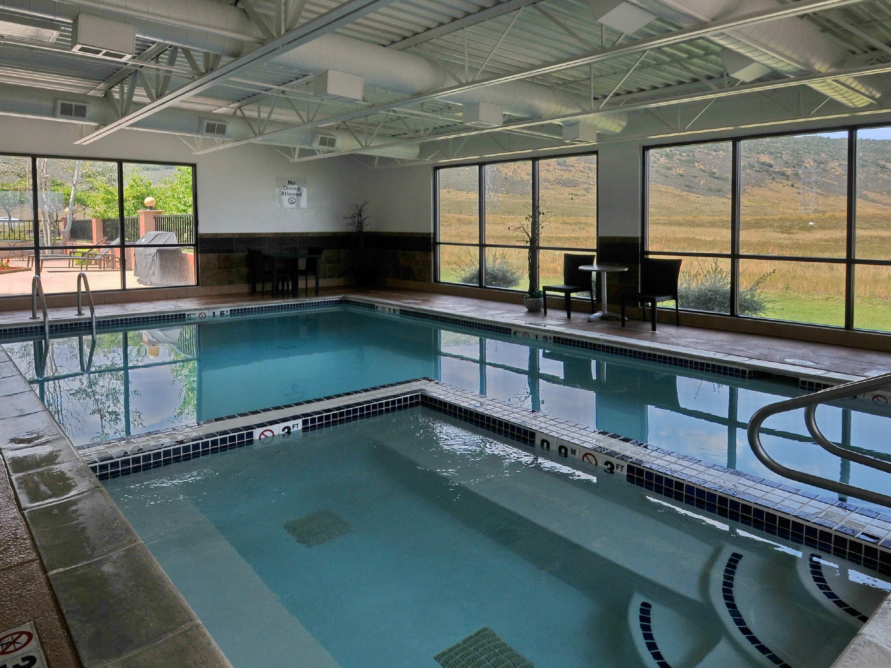 Make a splash in our indoor heated pool while parents can unwind in our heated indoor whirlpool. We’ve got breakfast covered too! With our complimentary Express Start Breakfast, we’ll help you kick start your day! 