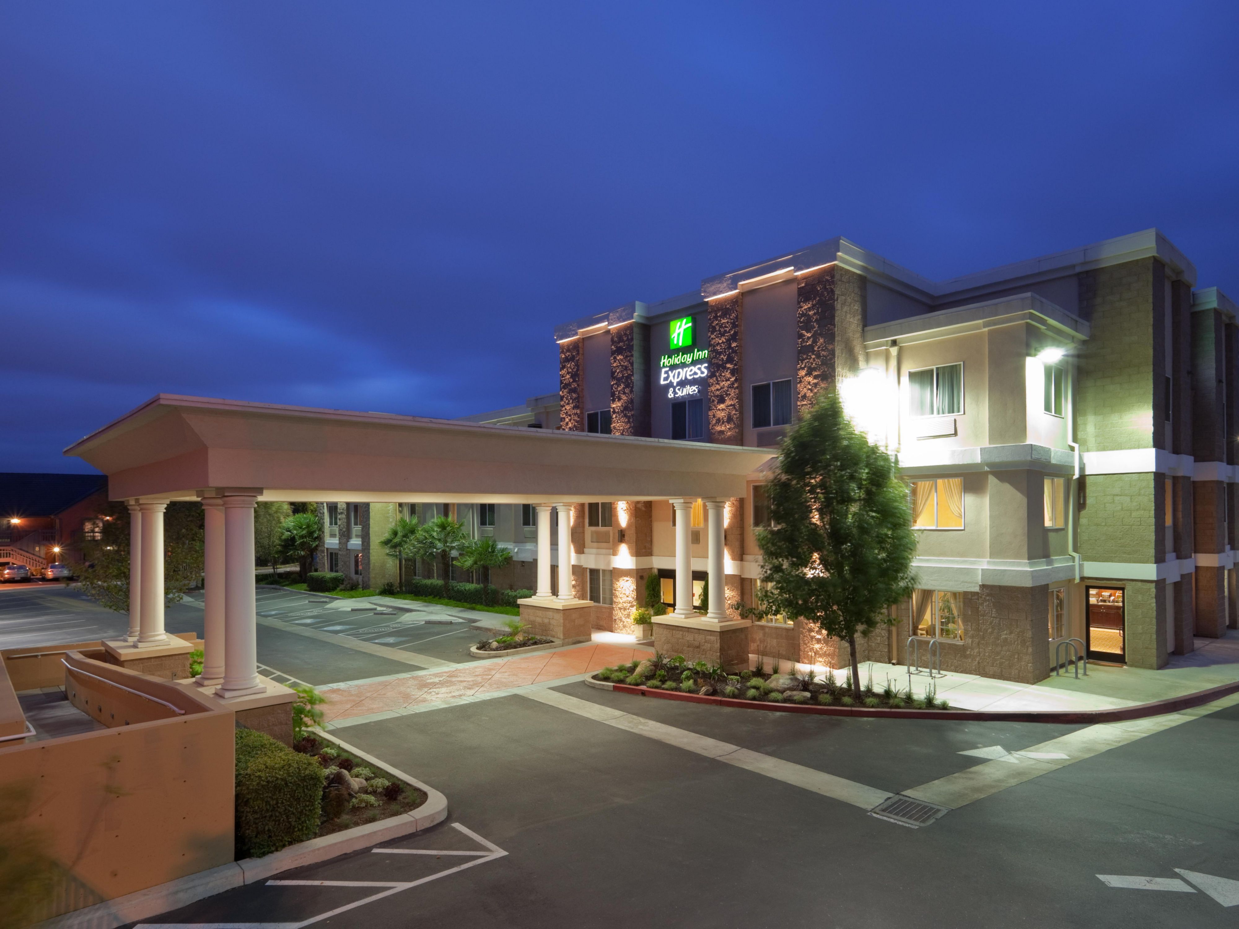 In Livermore for business or pleasure, our location makes us one of the top hotels in Livermore, CA. Conveniently located one exit away from the San Francisco Premium 
Outlets. We are nestled in one of California's oldest wine countries with approximately 50 wineries within a 10mile radius and beautiful golf courses along the way.
